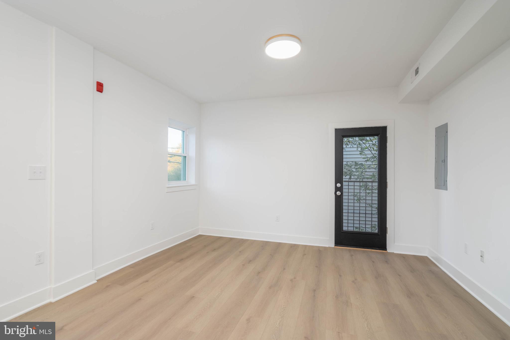 PASSYUNK SQUARE - Residential Income