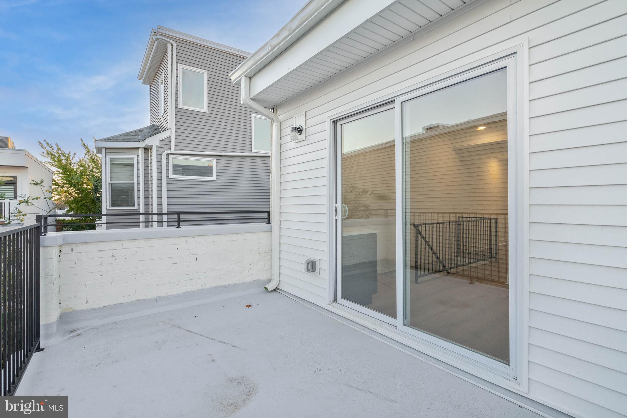 PASSYUNK SQUARE - Residential Income