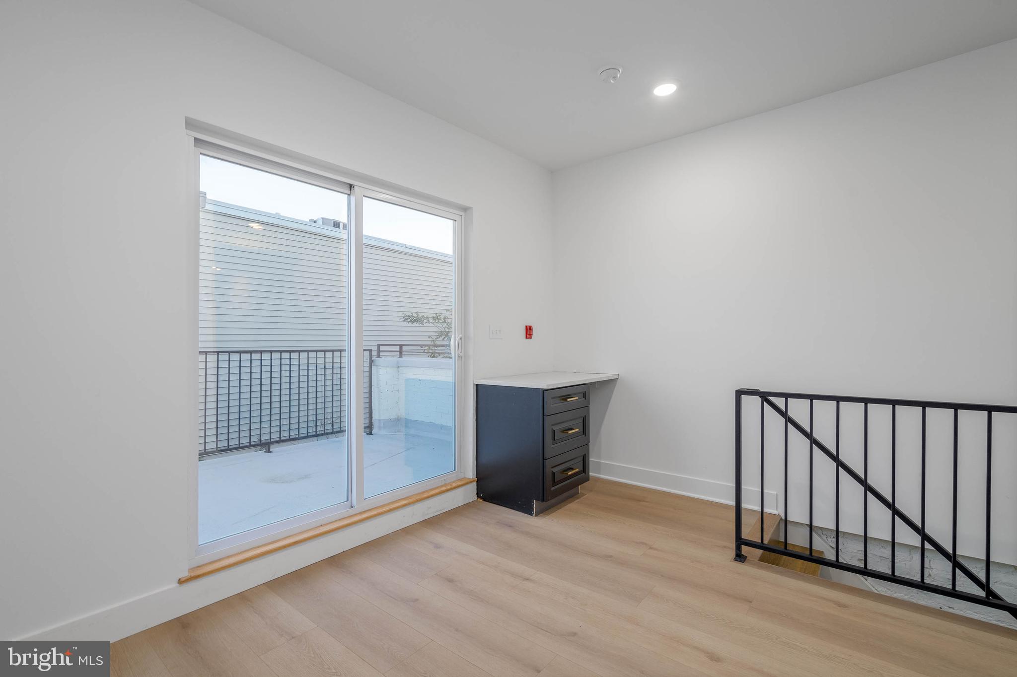 PASSYUNK SQUARE - Residential Income