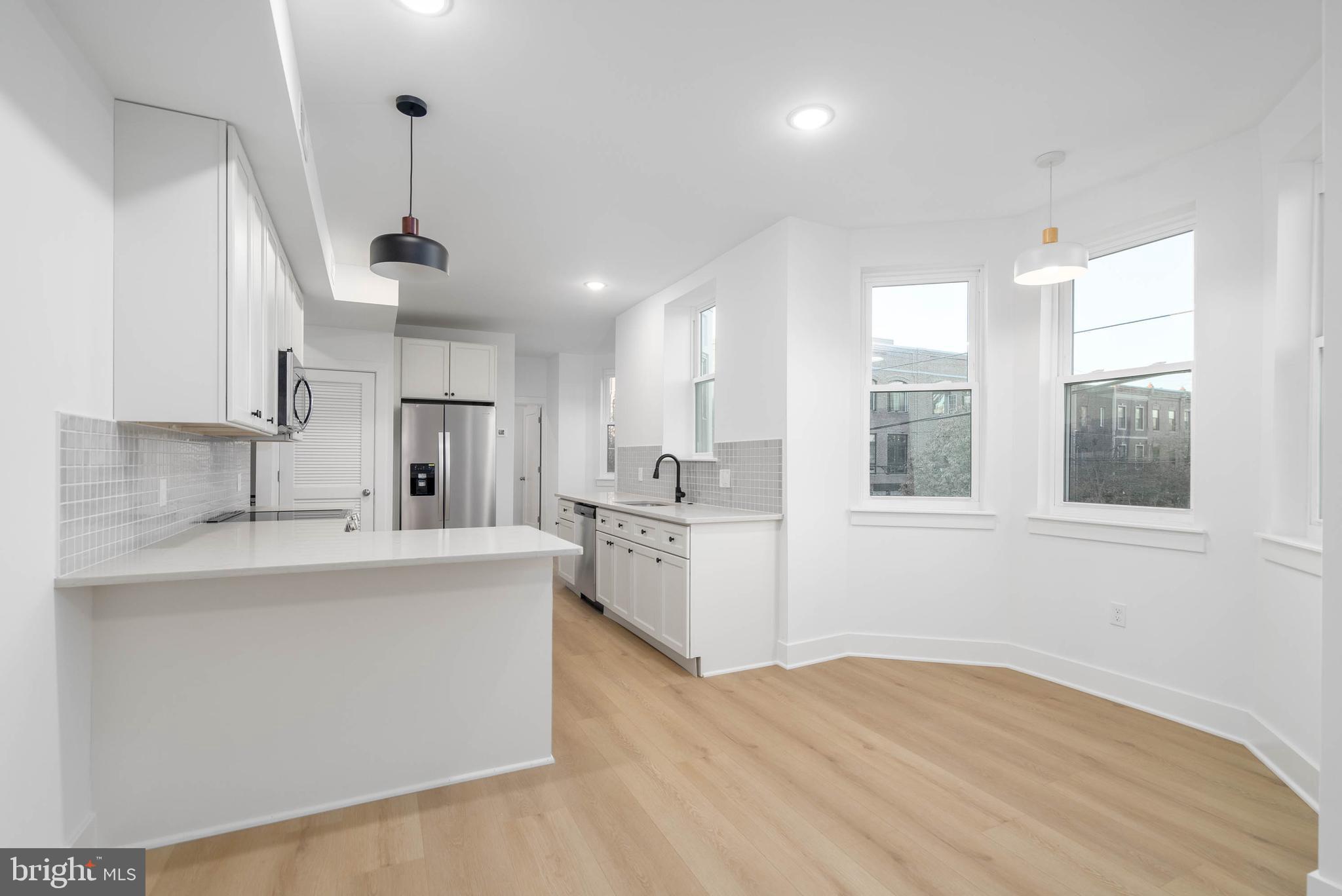 PASSYUNK SQUARE - Residential Income