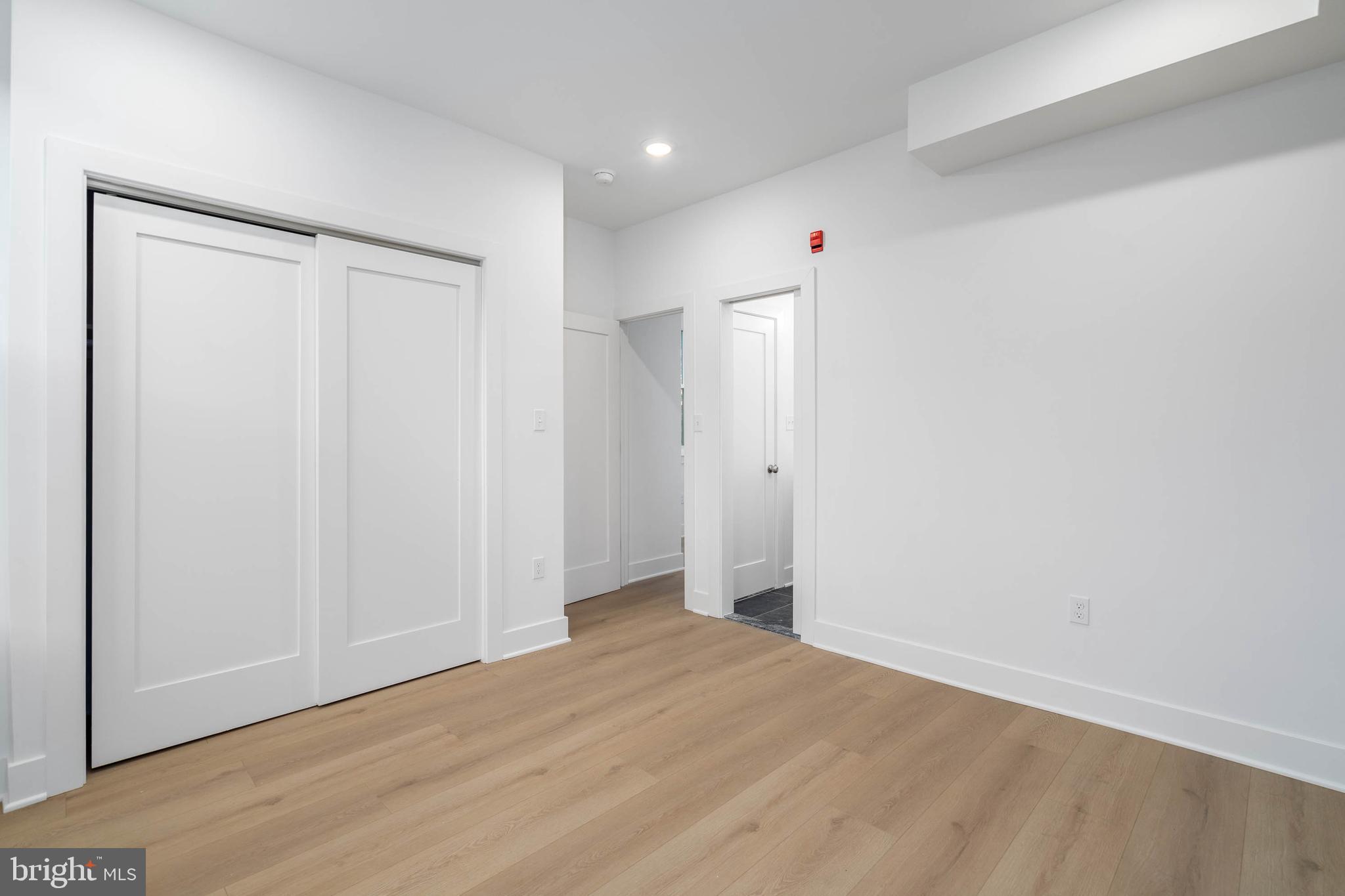 PASSYUNK SQUARE - Residential Income