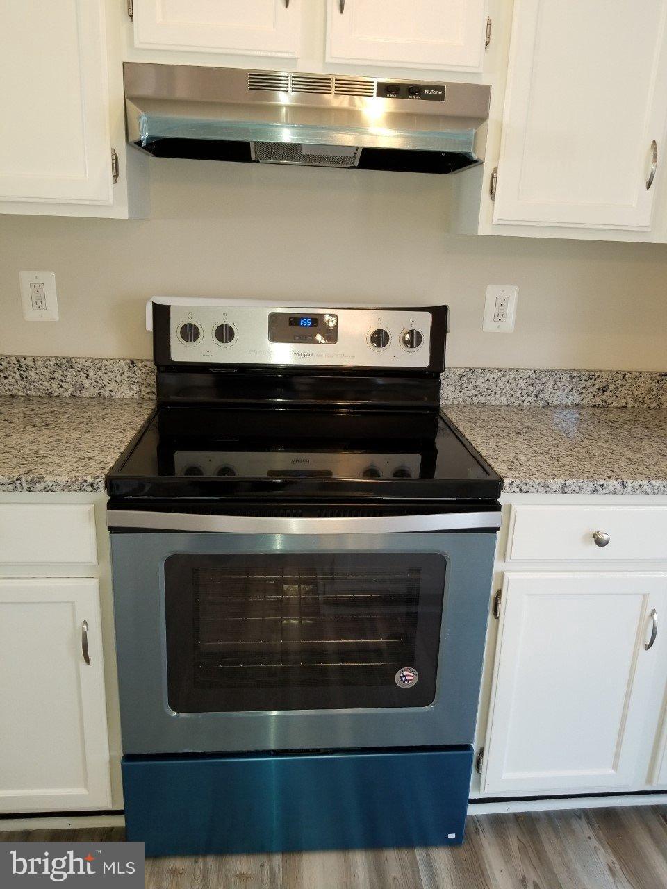 CEDAR GROVE AT CROFTON - Residential