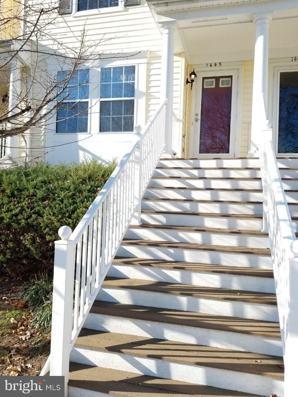 CEDAR GROVE AT CROFTON - Residential