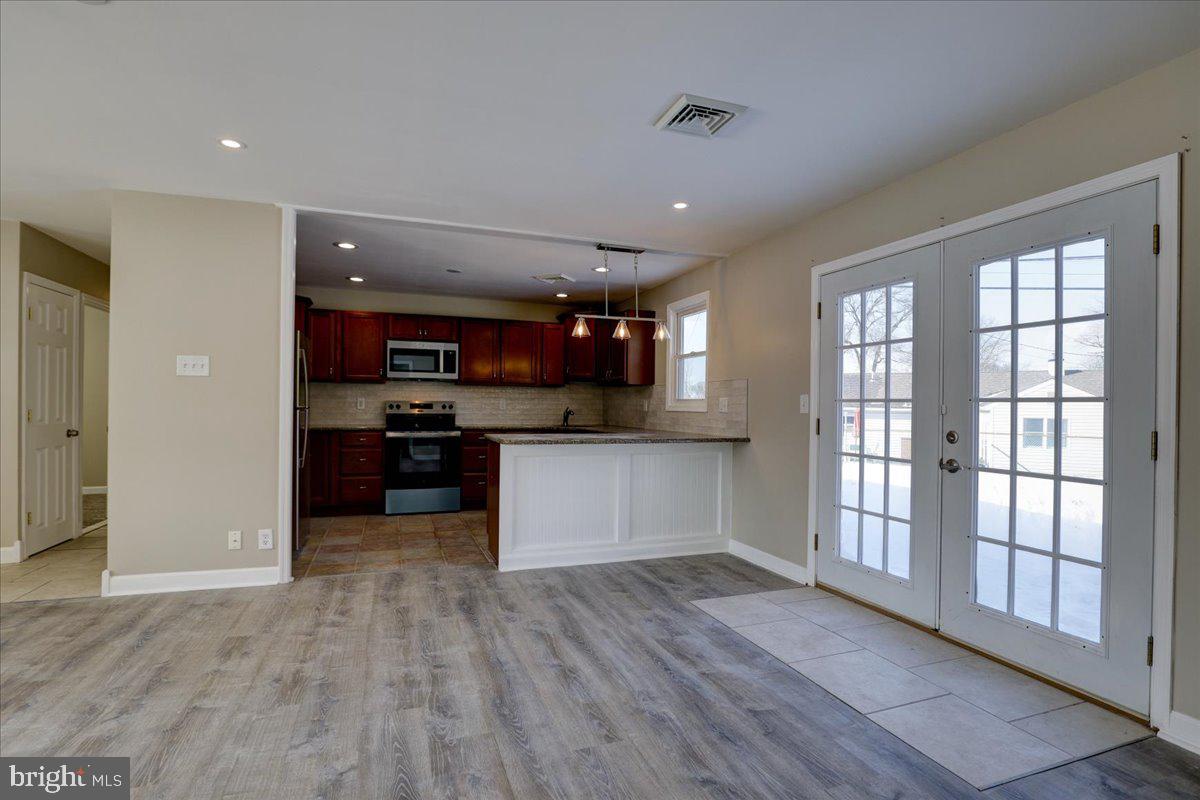 PENN SQ - Residential