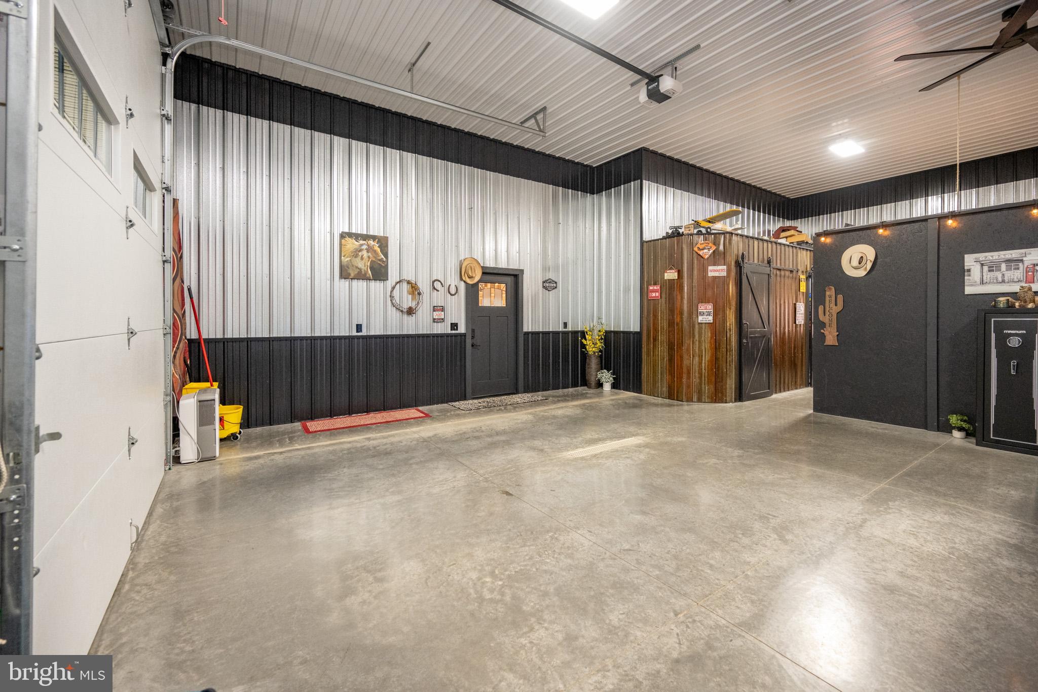 DEVILS HALF ACRE - Residential