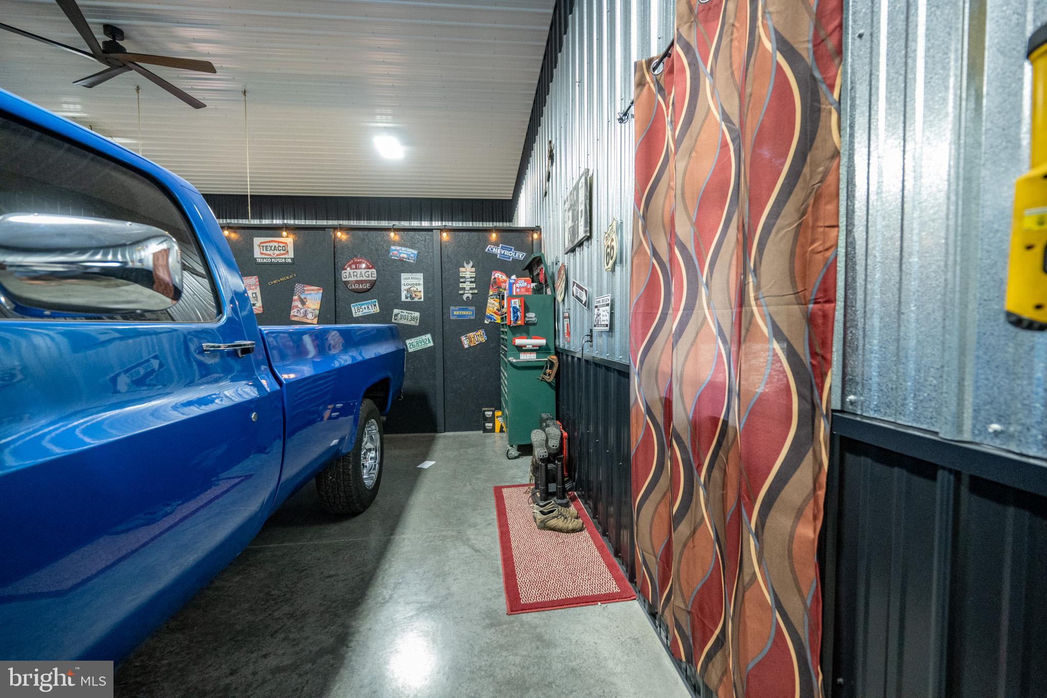 DEVILS HALF ACRE - Residential