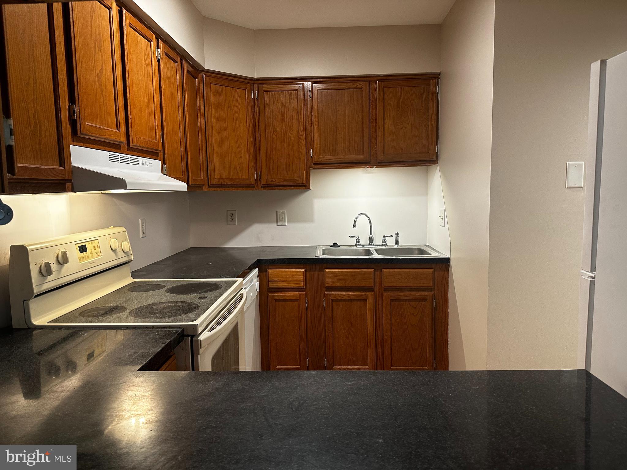 CEDAR PLACE COMMONS - Residential Lease