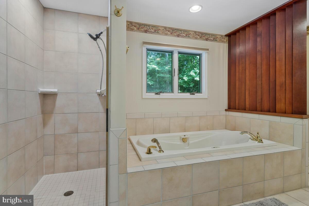 THE MEADOWS - Residential