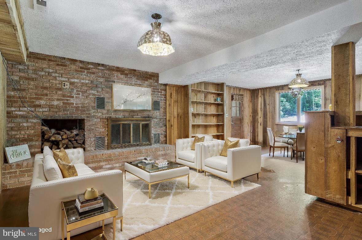 THE MEADOWS - Residential