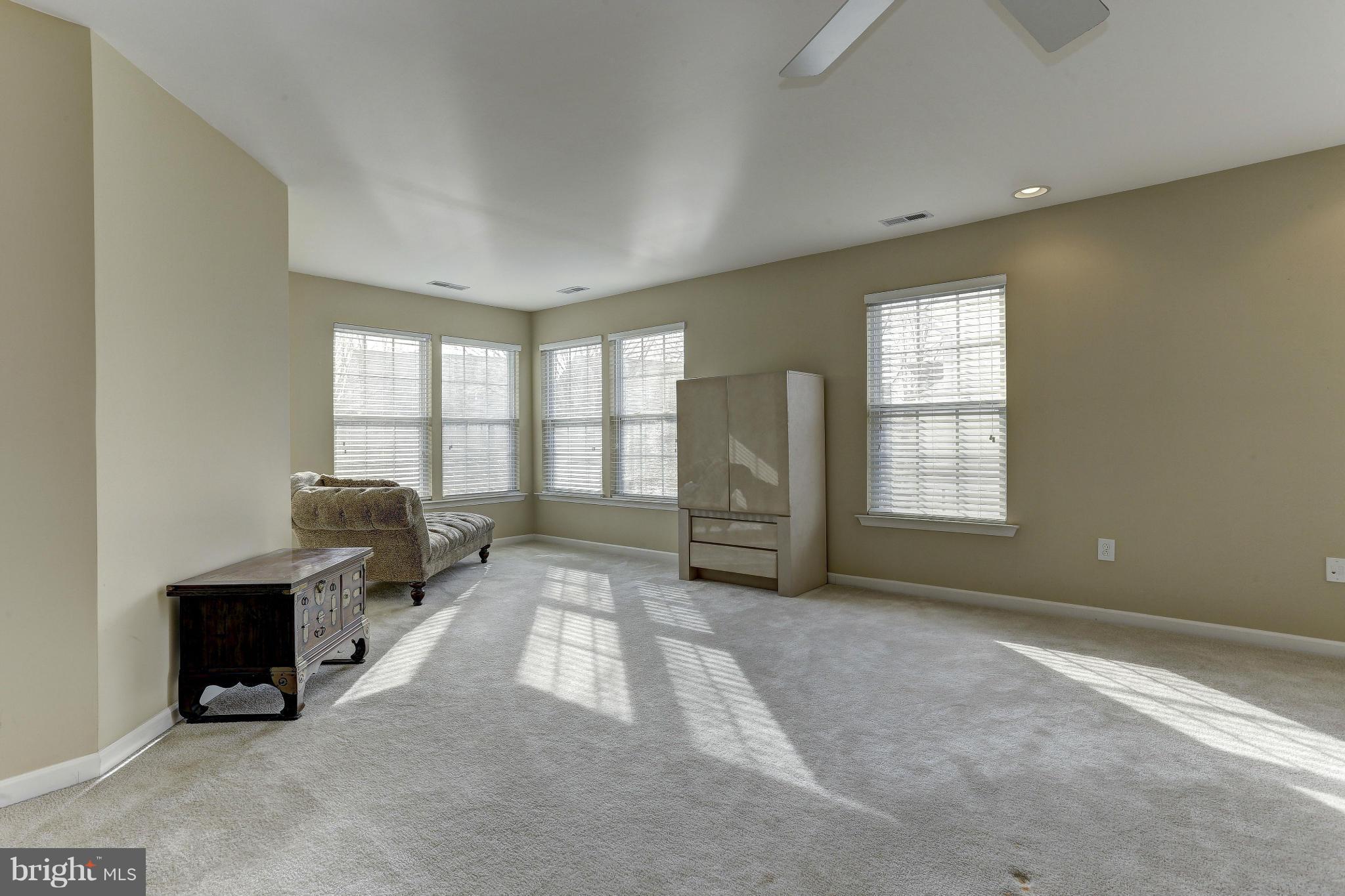 TREYBURN - Residential