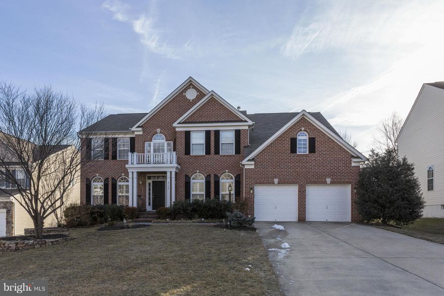 This fabulous LOCATION combines elegant classical architecture with modern living in flowing spaces and plentiful natural light. Offering opposing formals, a two story foyer and family room, sun room, study, a grand master suite, and, an en-suite, this home is designed for inspired living. Entertain w/ a large eat-in kitchen, island & butler s pantry. Come home to the comfort and convenience here!