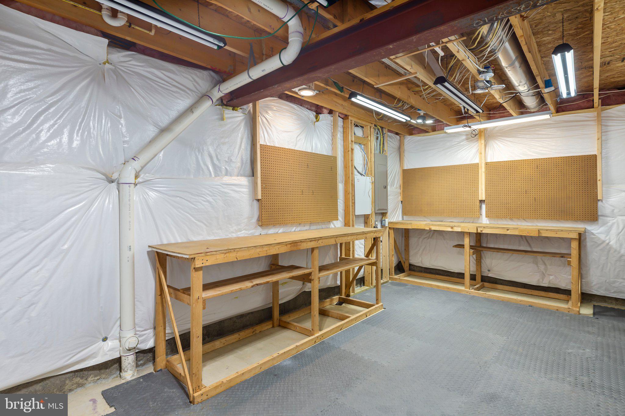 VIRGINIA HERITAGE AT LEE'S PARK - Residential