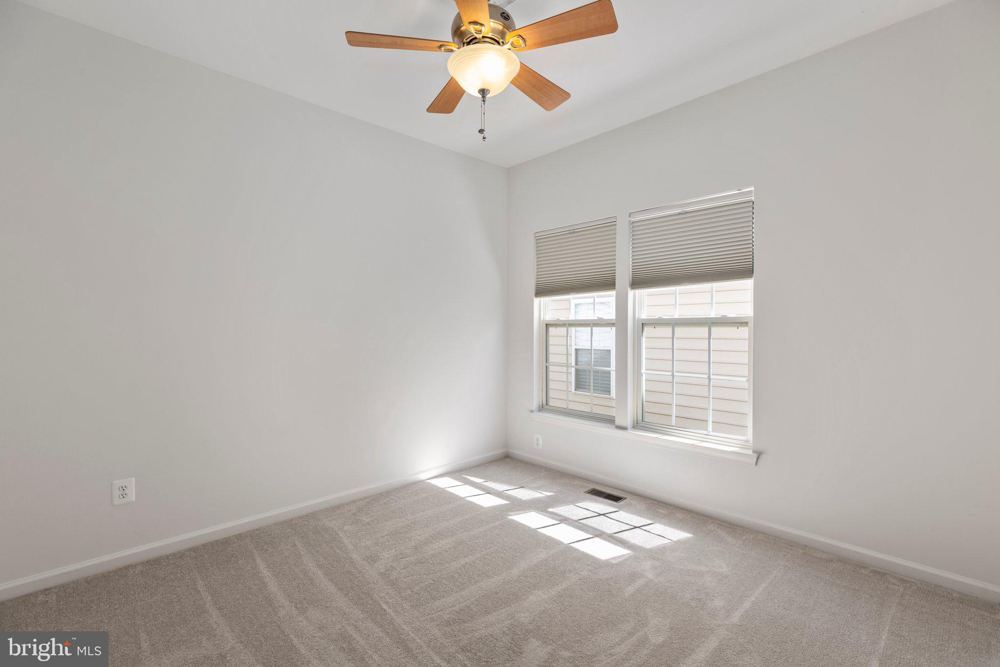 VIRGINIA HERITAGE AT LEE'S PARK - Residential