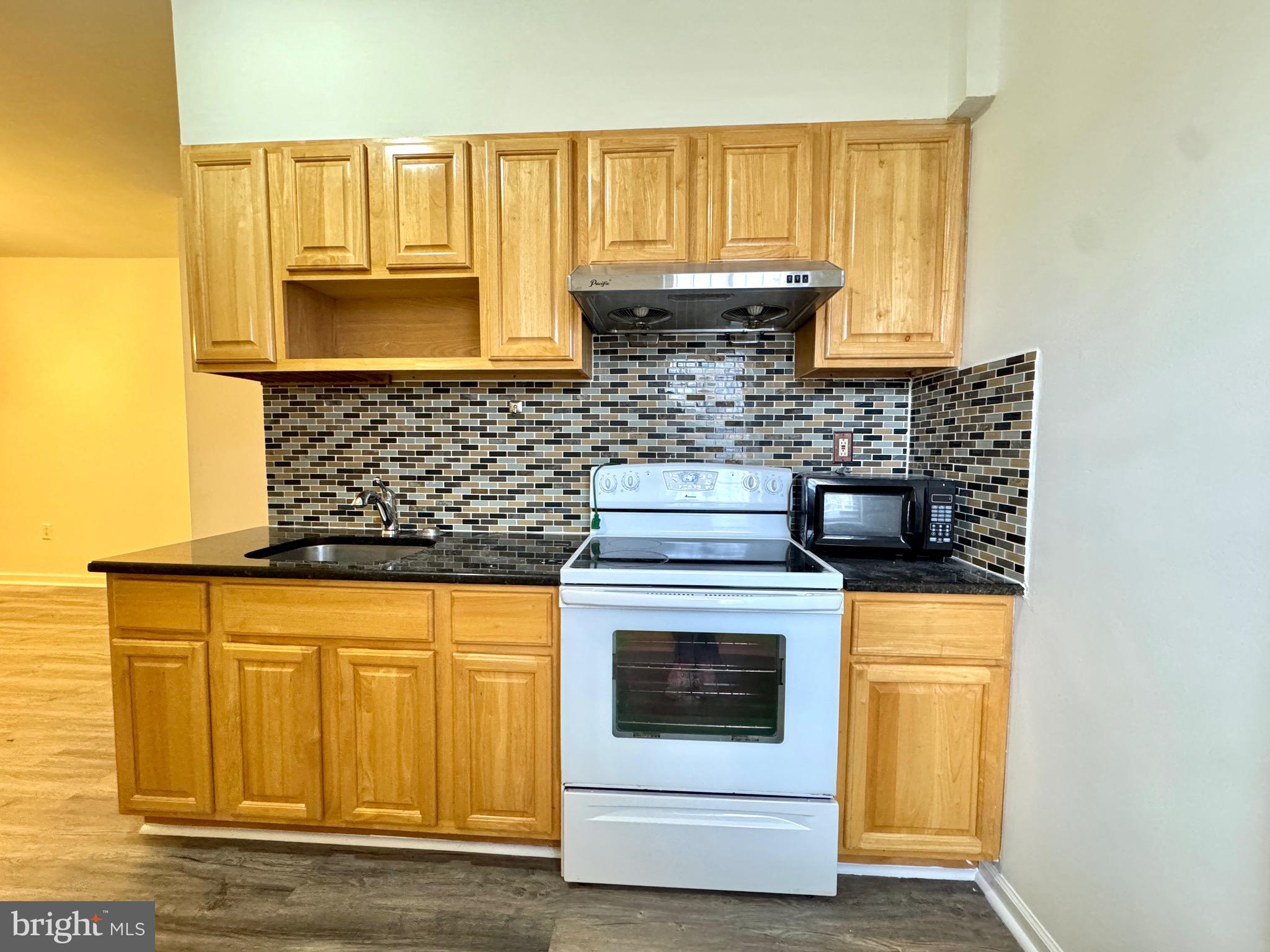 1224 SUMMER STREET 1F