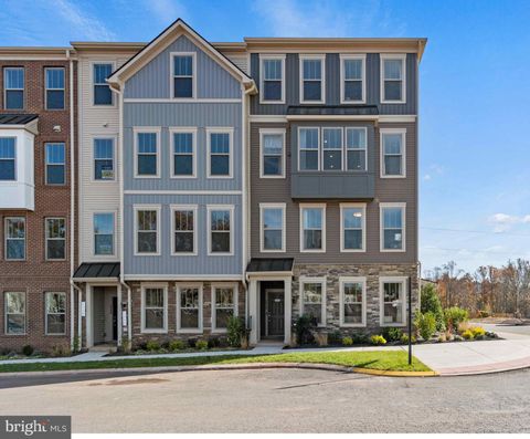 1108B DABNEY DRIVE MANASSAS PARK VA 20111