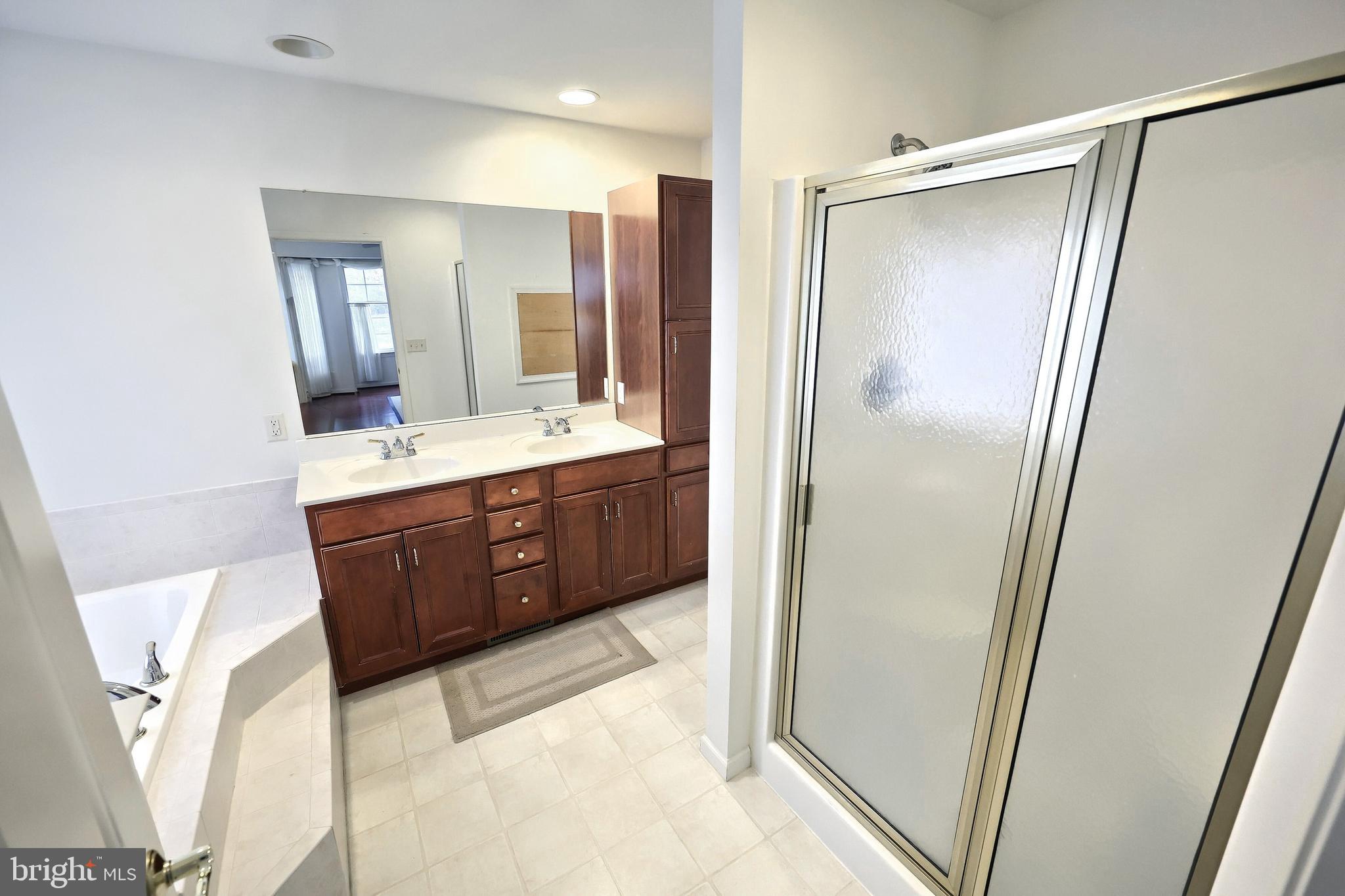 SOUTH LONDONDERRY - Residential