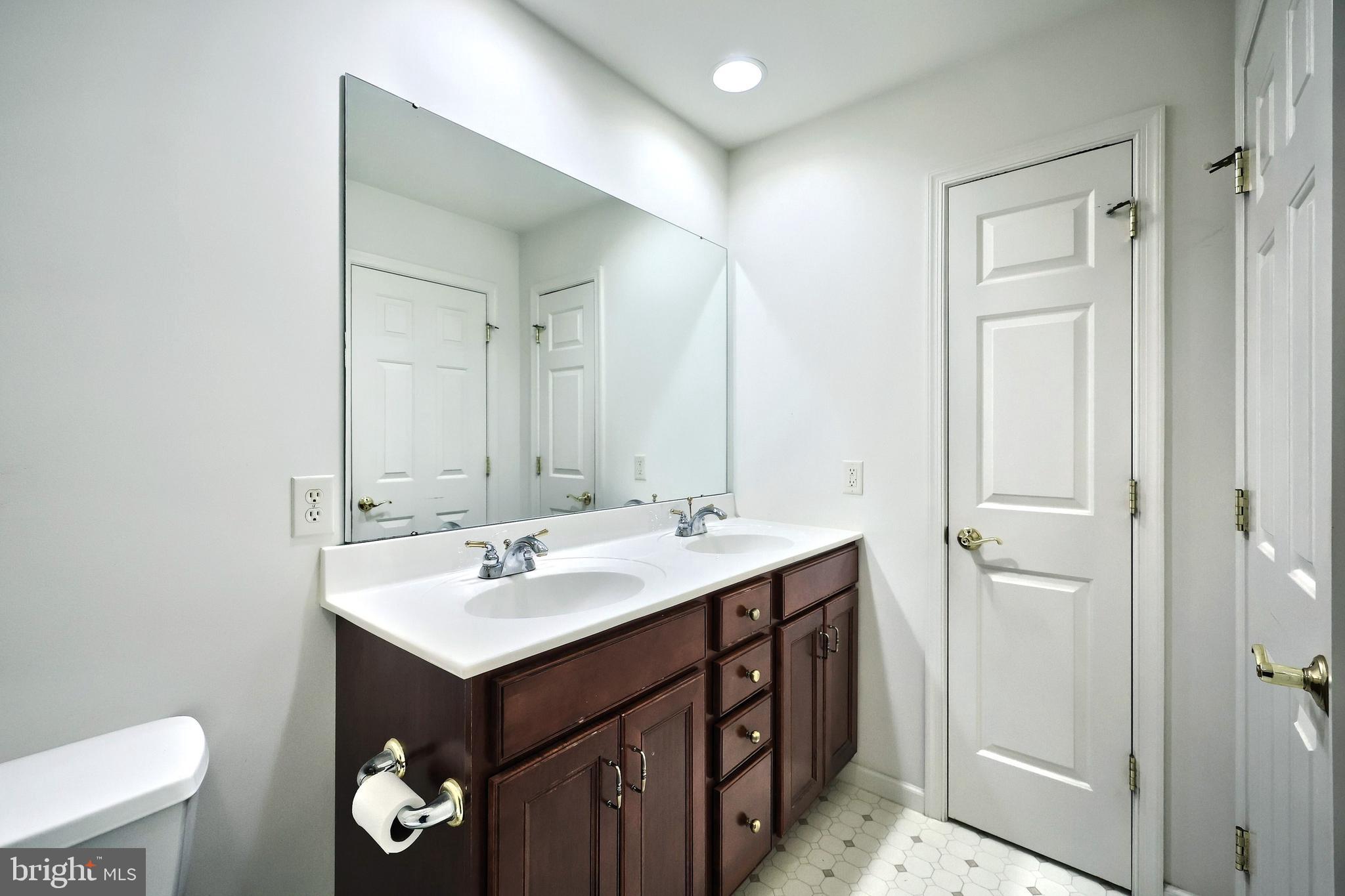 SOUTH LONDONDERRY - Residential