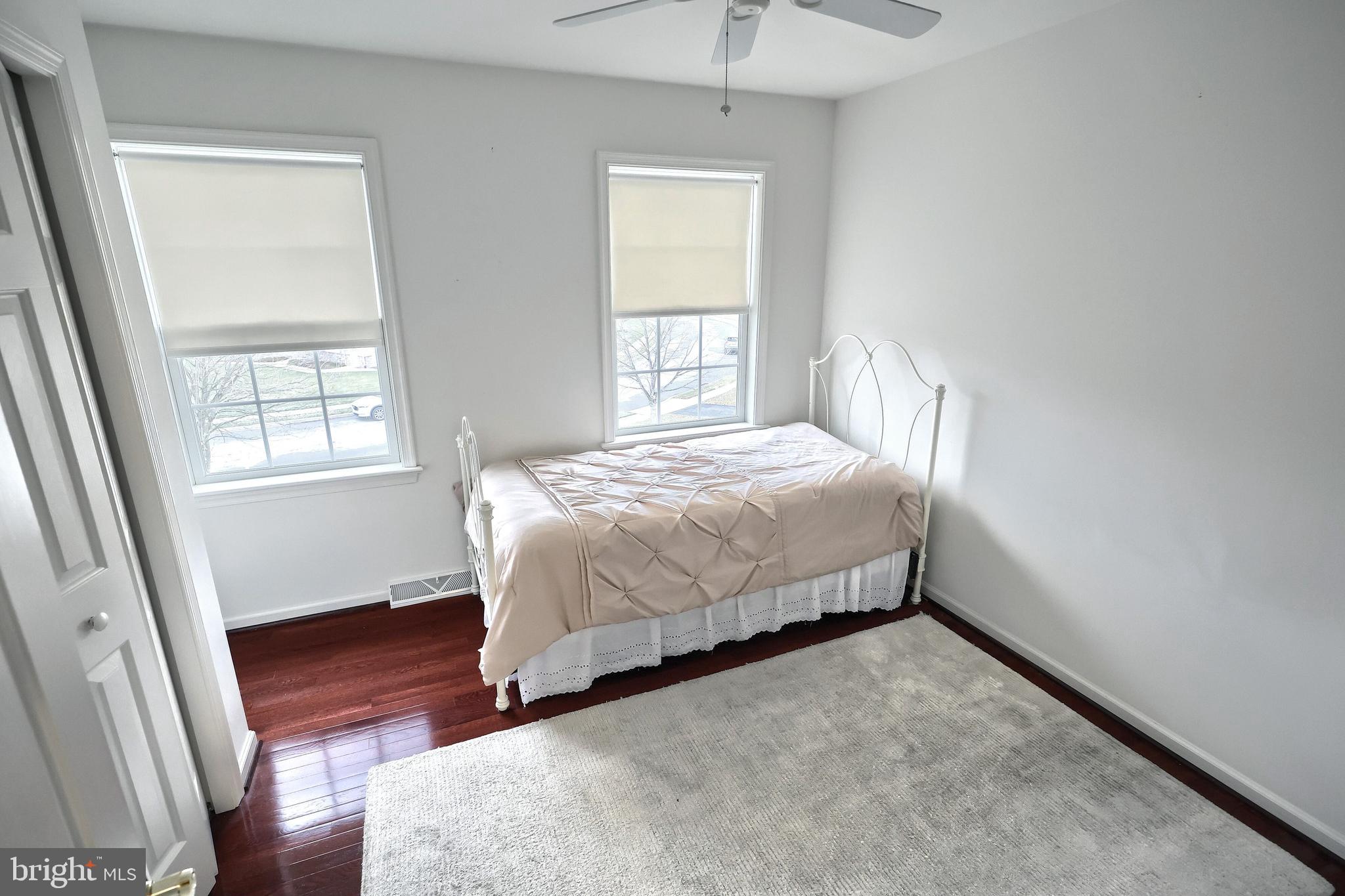 SOUTH LONDONDERRY - Residential