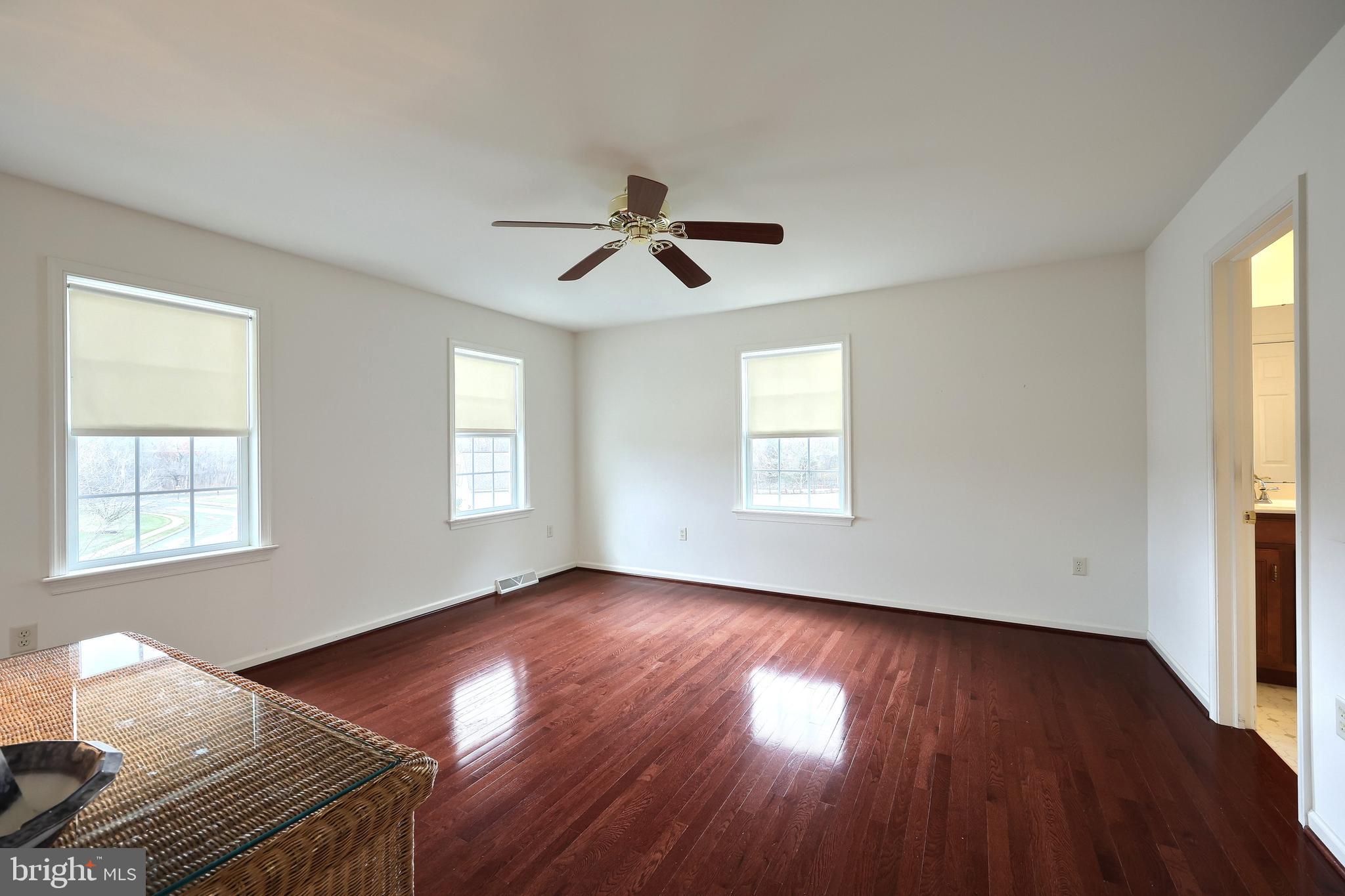 SOUTH LONDONDERRY - Residential