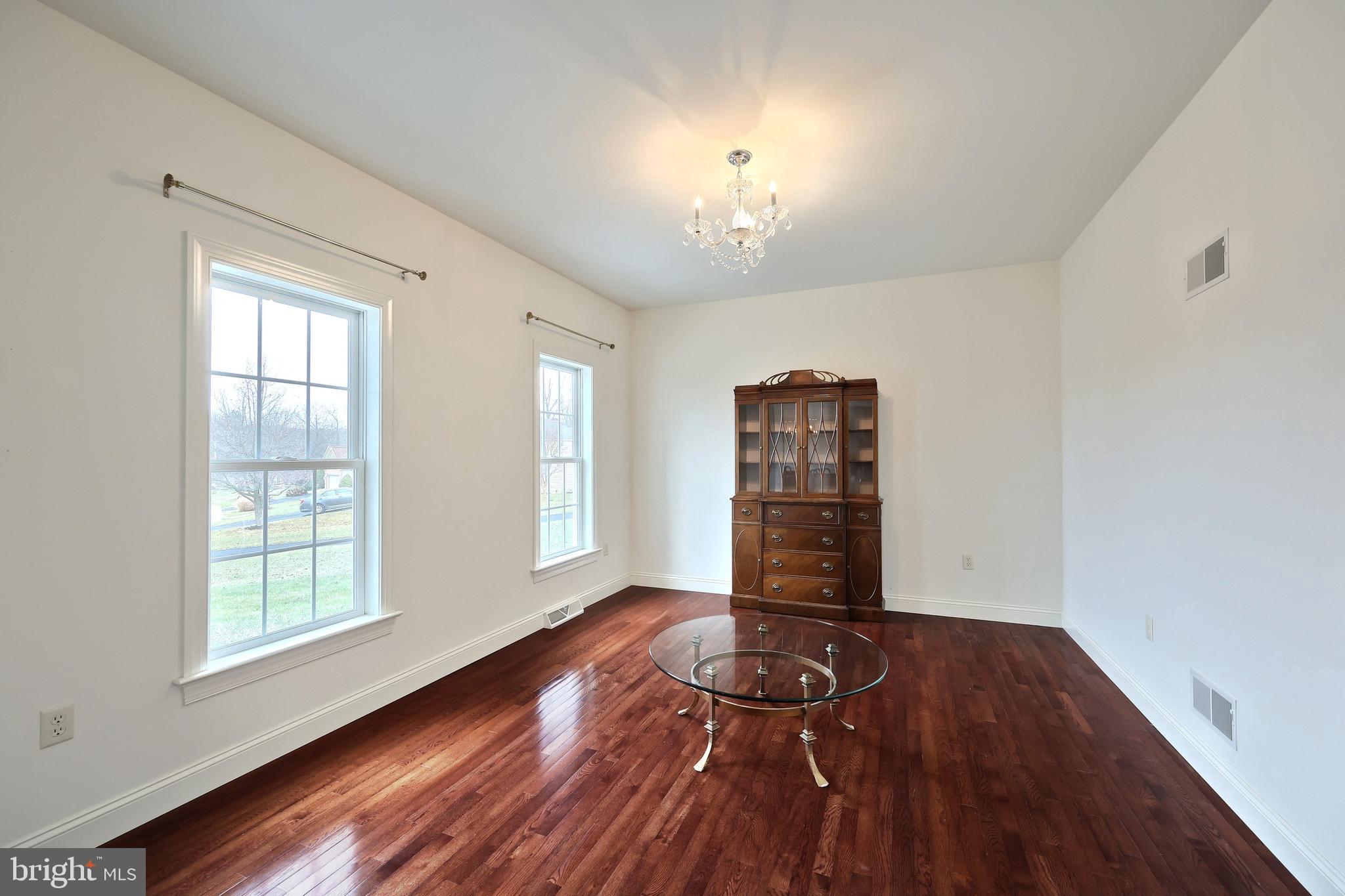 SOUTH LONDONDERRY - Residential