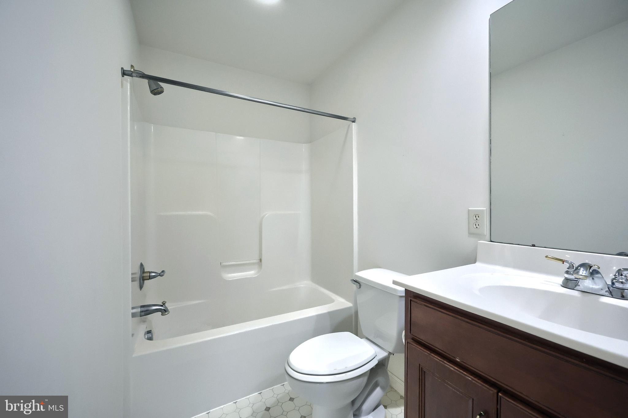 SOUTH LONDONDERRY - Residential