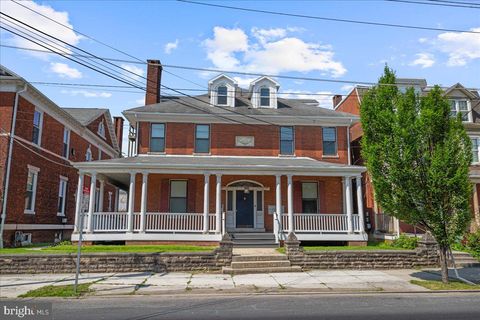 206 CARLISLE STREET HANOVER PA 17331