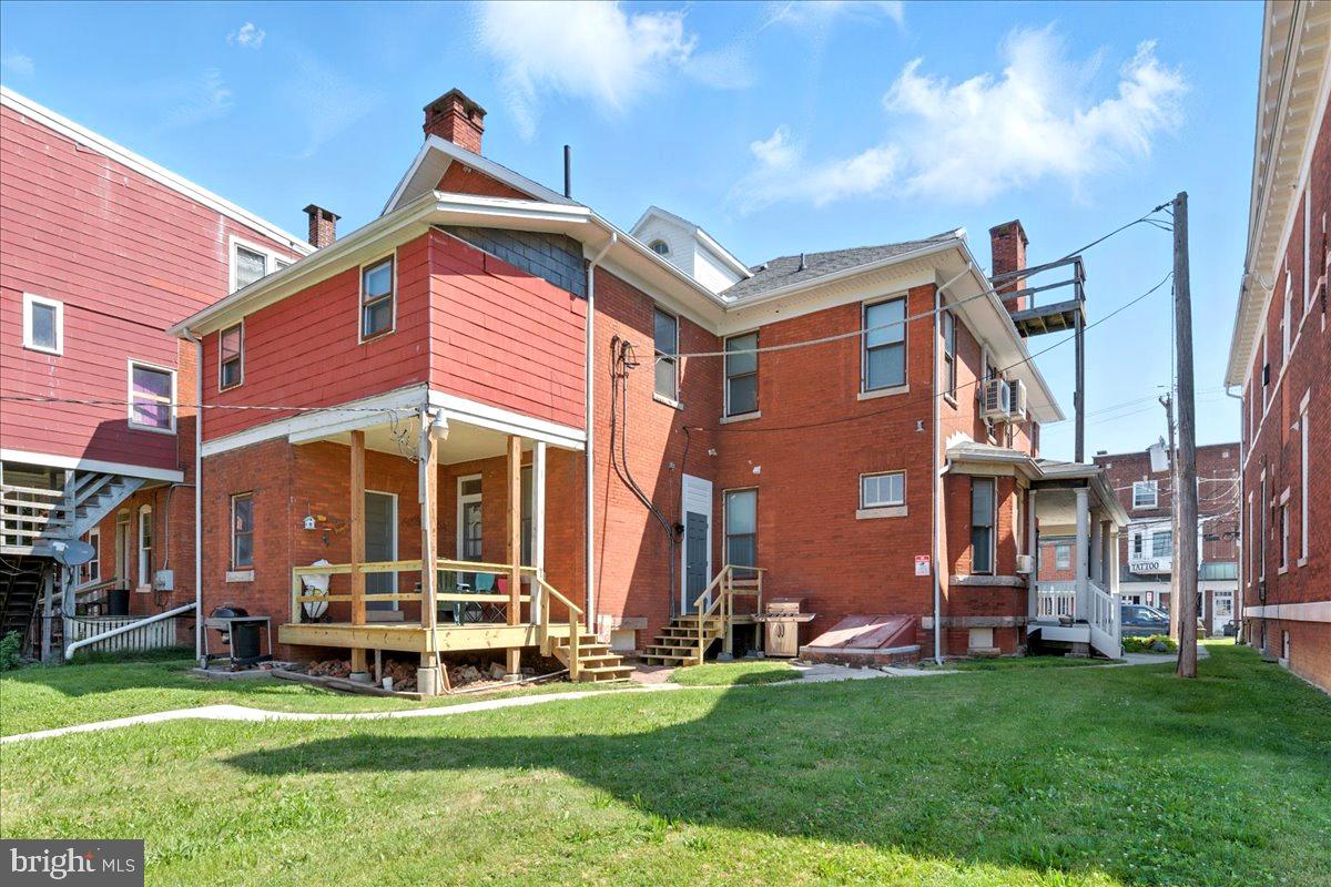 206 CARLISLE STREET