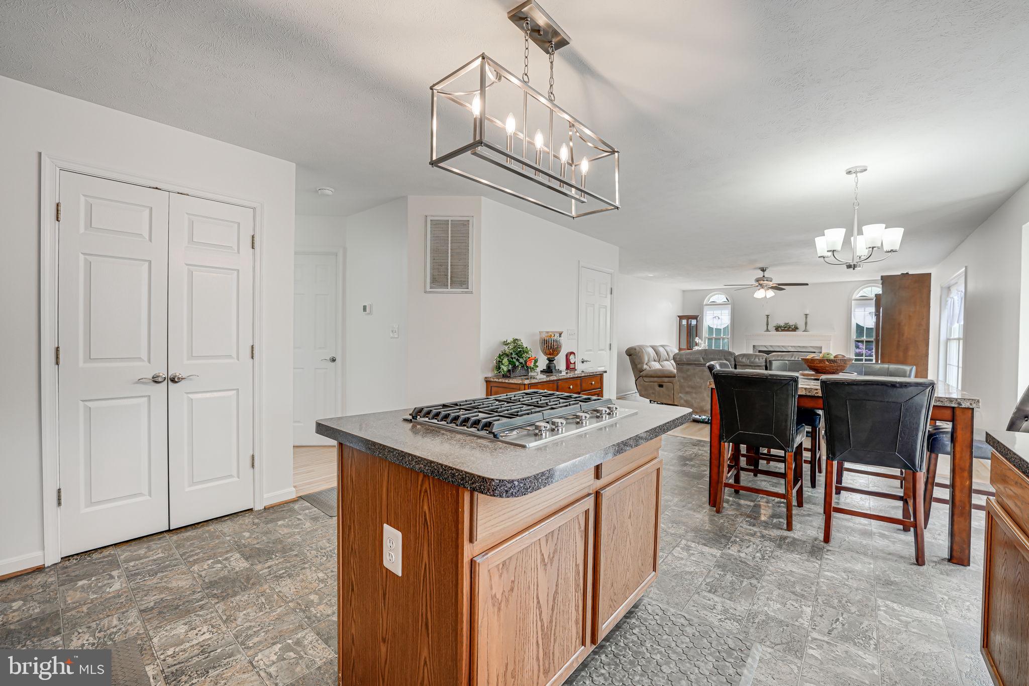 ROYAL OAKS - Residential