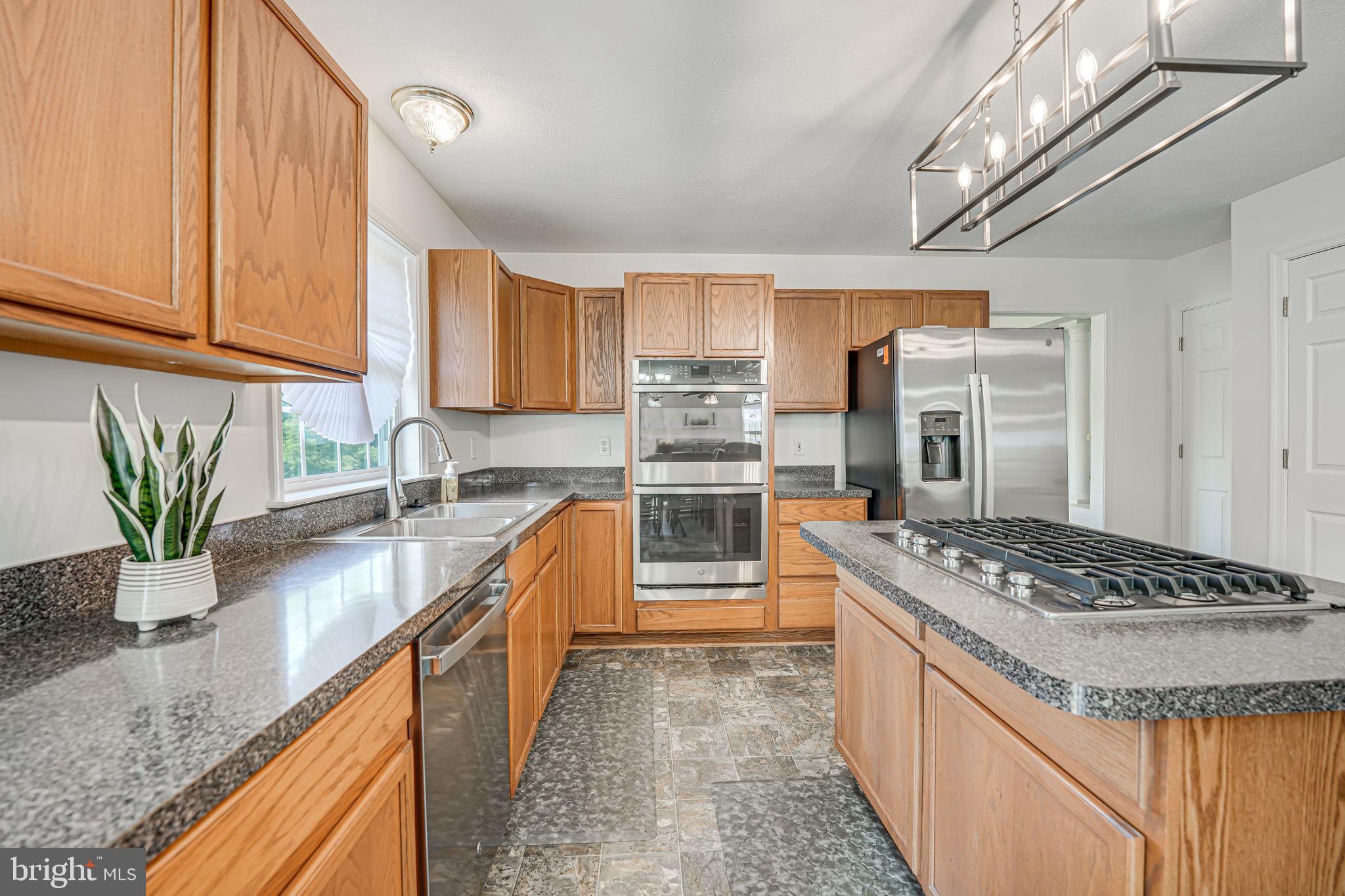 ROYAL OAKS - Residential