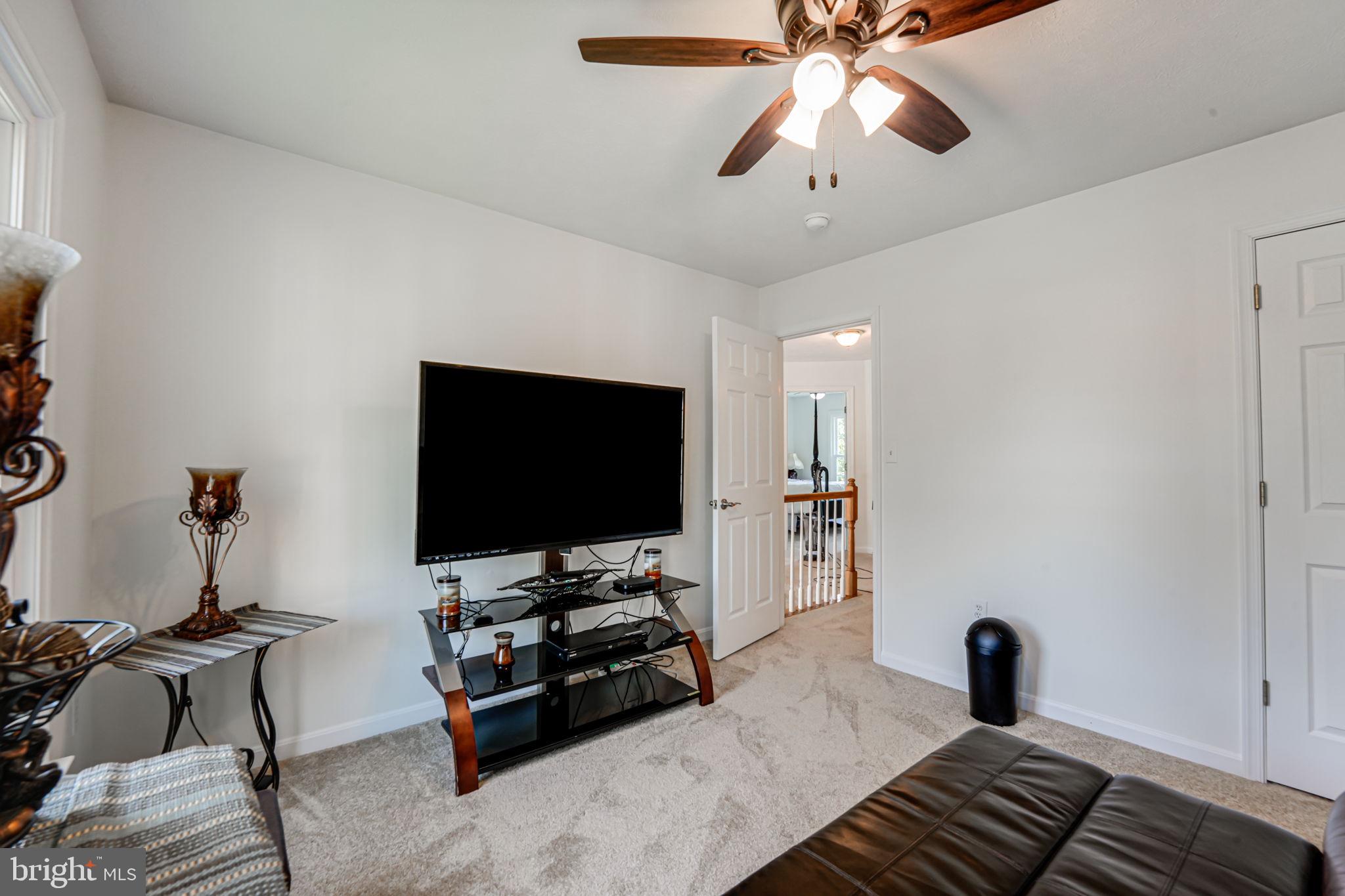 ROYAL OAKS - Residential