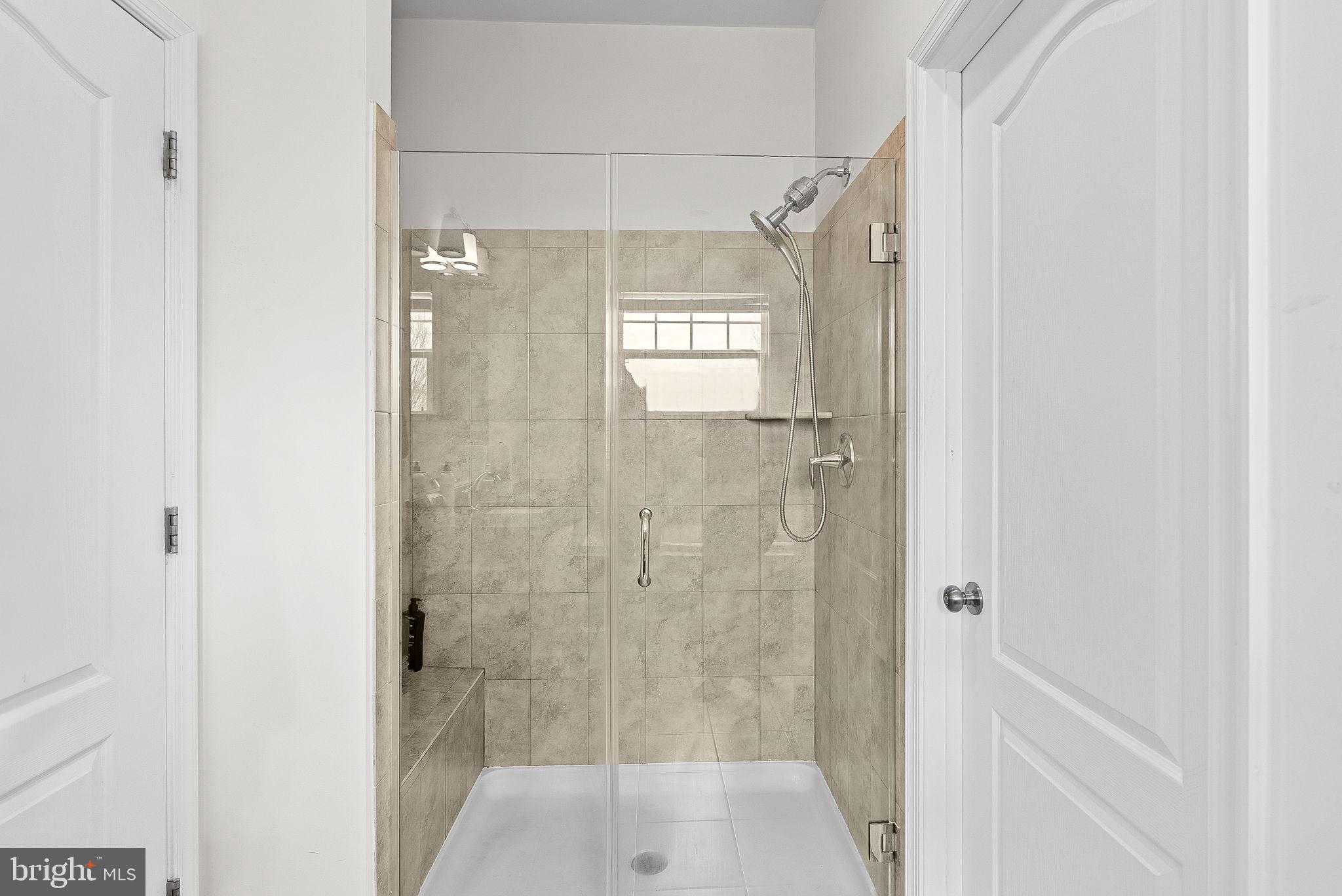 BRAMBLETON LANDBAY 3 - Residential Lease