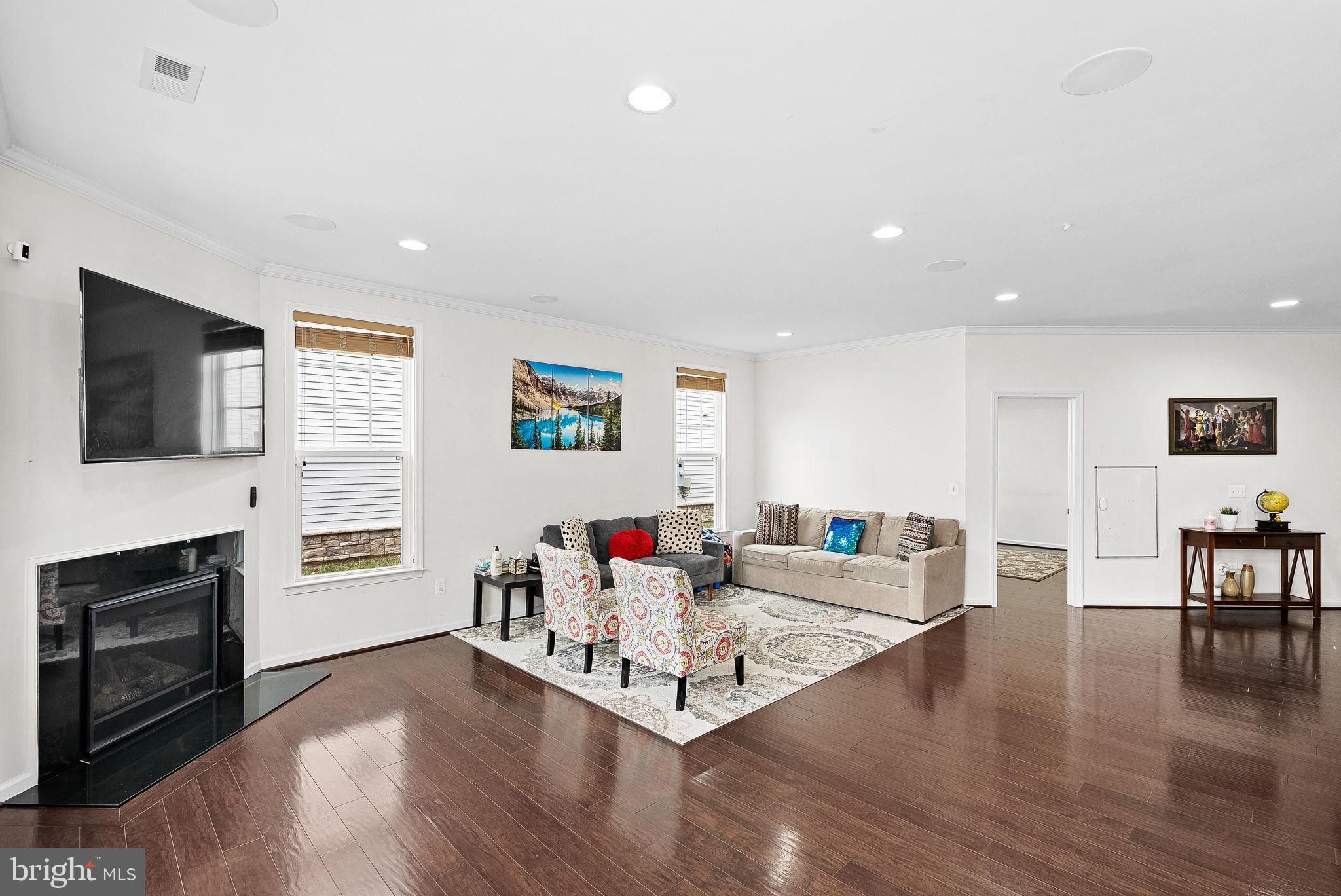 BRAMBLETON LANDBAY 3 - Residential Lease