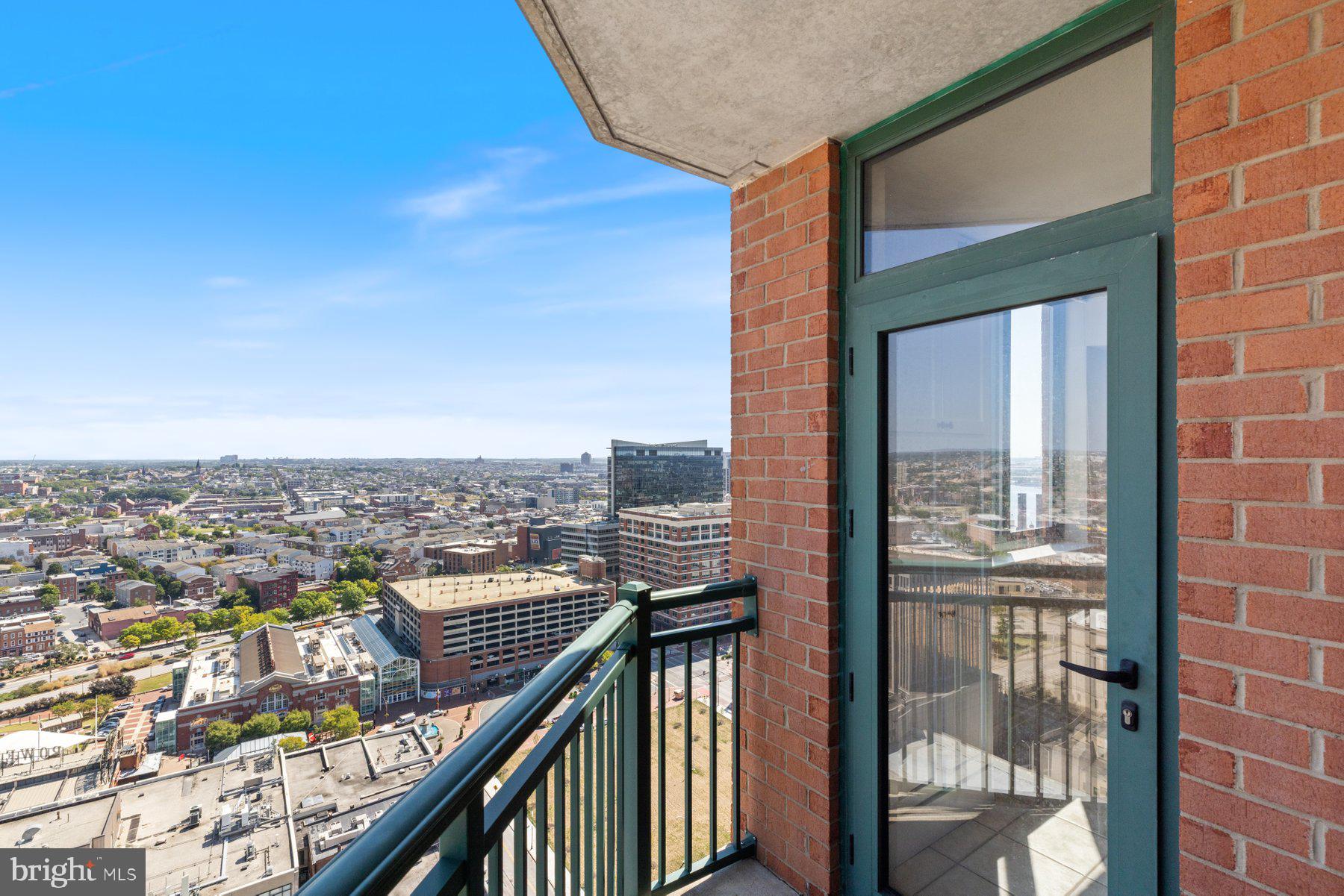 DOWNTOWN - Residential