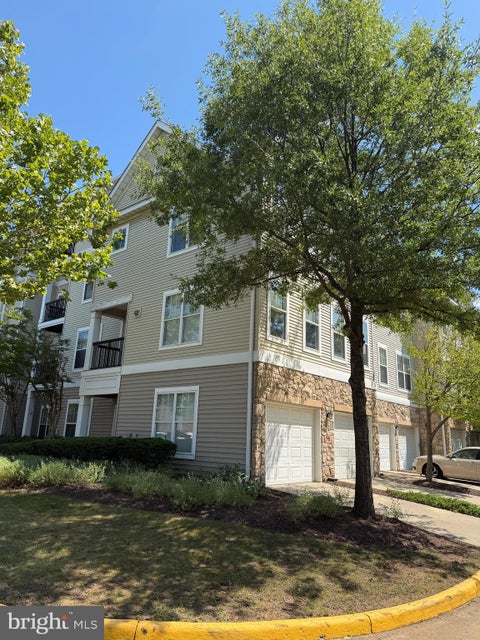 Condo For Sale - 13379 Connor Drive #T<br/> CENTREVILLE, VA 20120