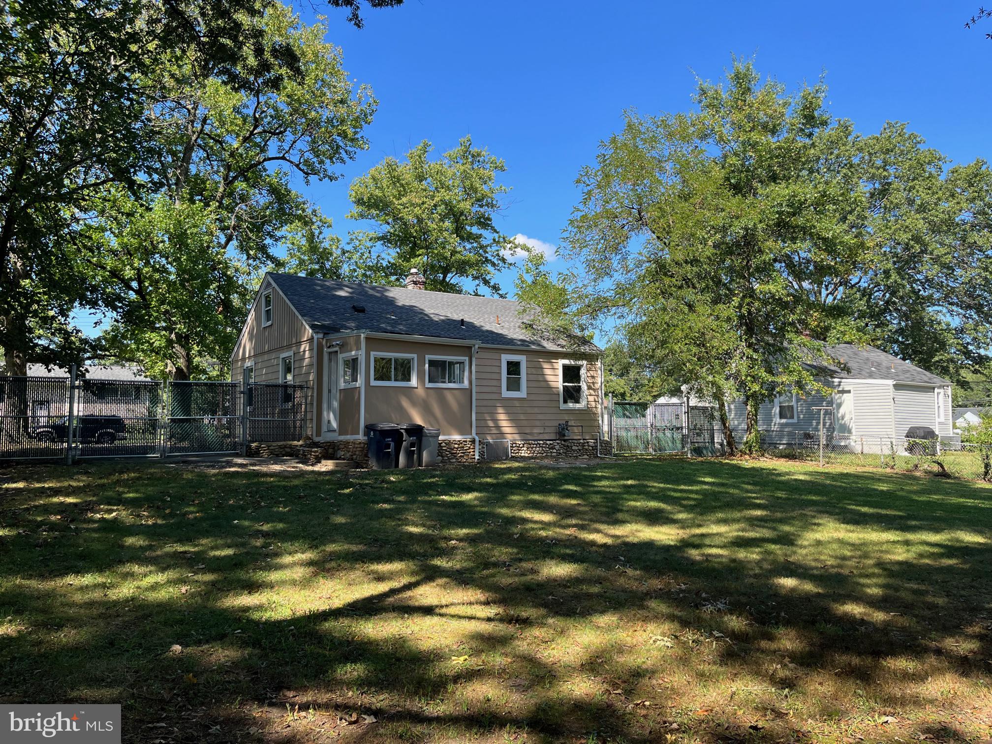 JORDAN MANOR - Residential