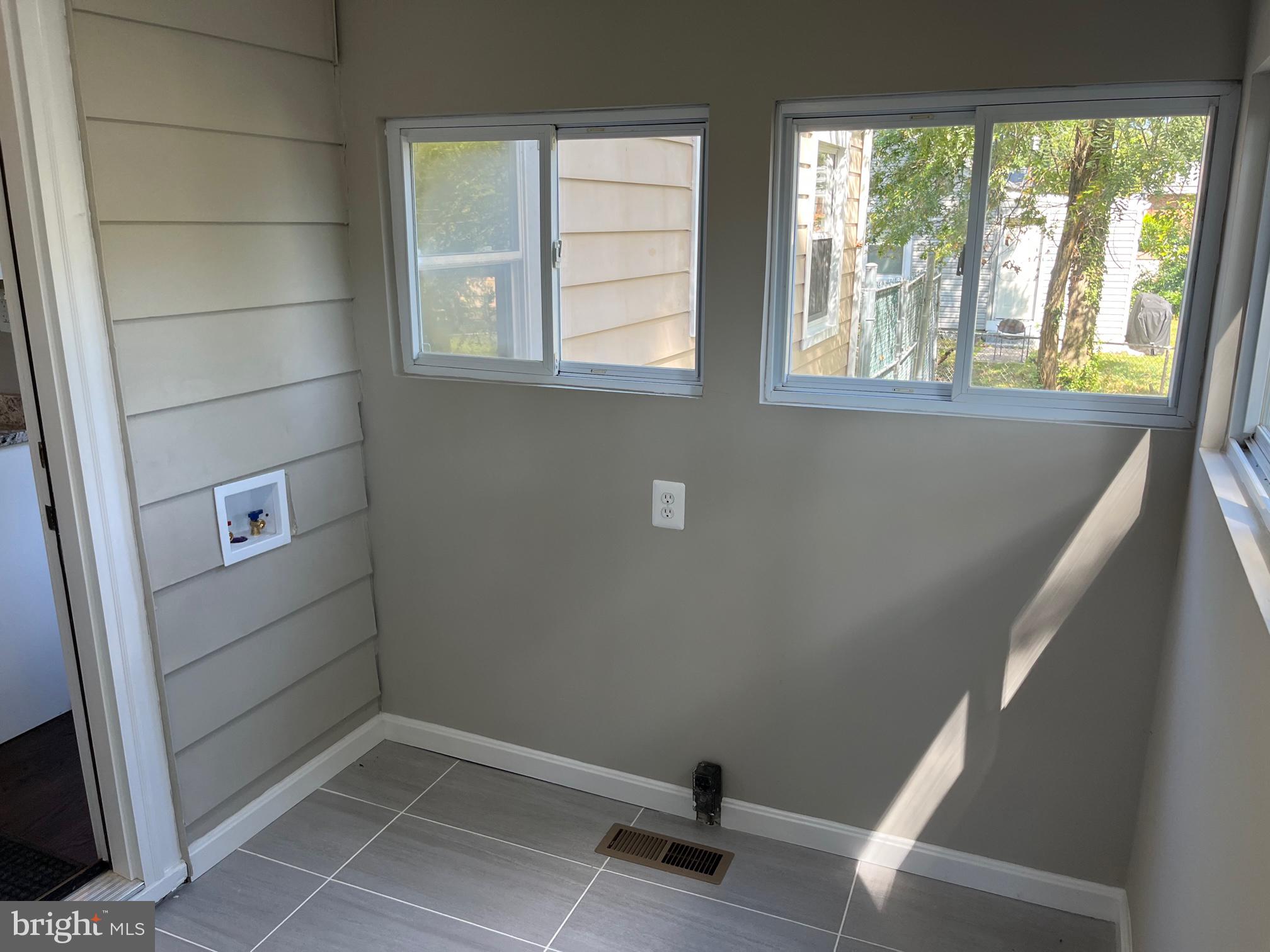 JORDAN MANOR - Residential