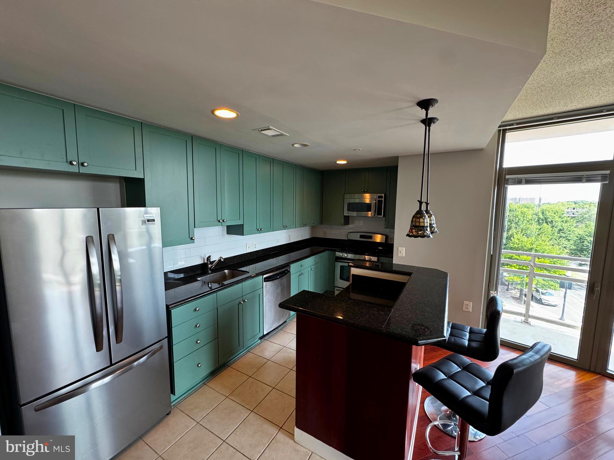 ECLIPSE ON CENTER PARK - Residential Lease