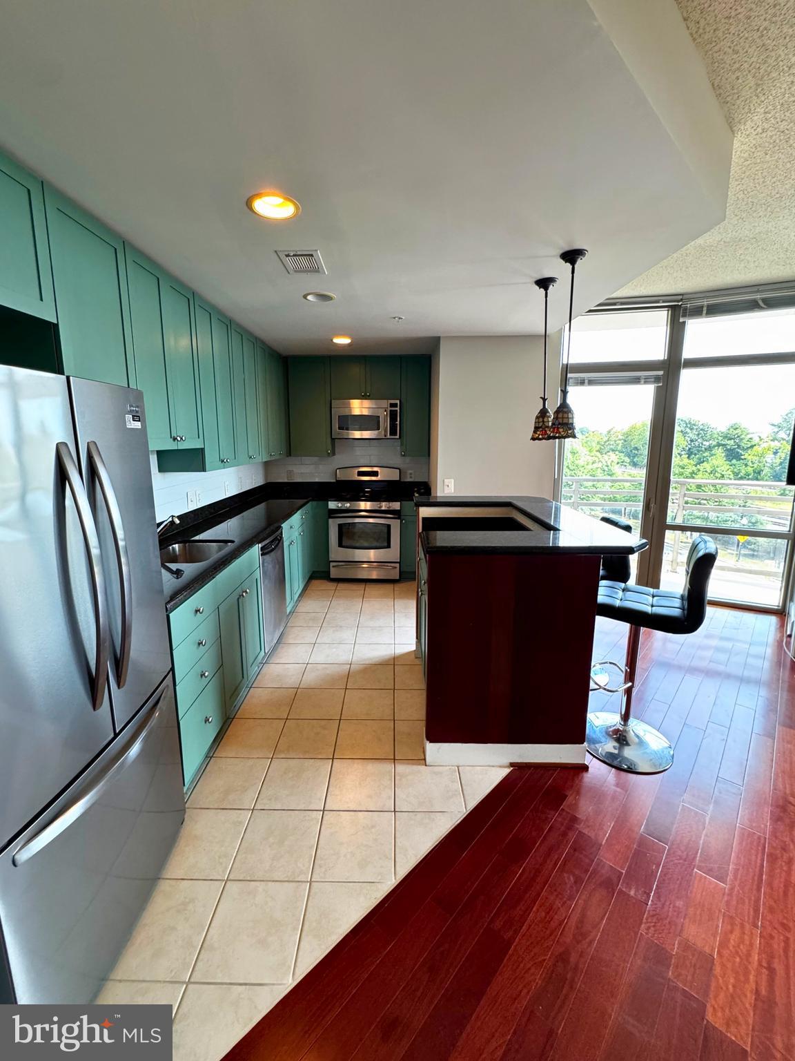 ECLIPSE ON CENTER PARK - Residential Lease