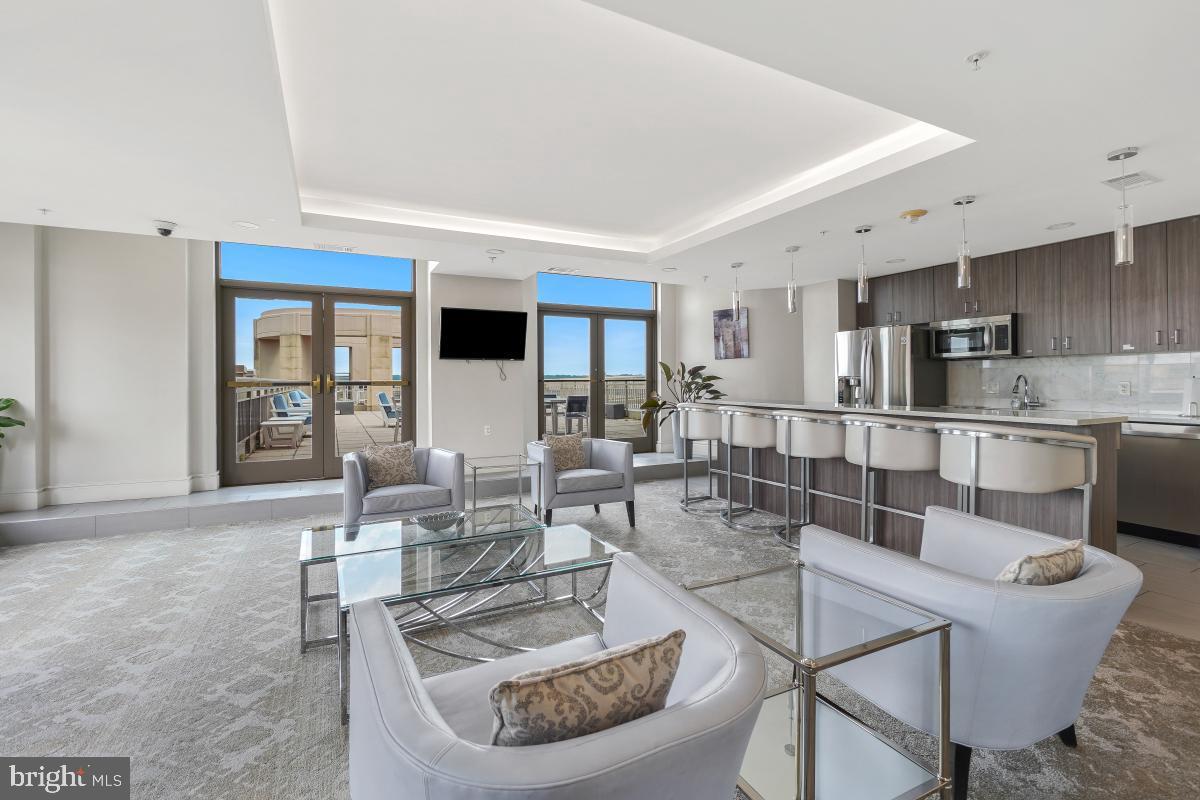 ECLIPSE ON CENTER PARK - Residential Lease