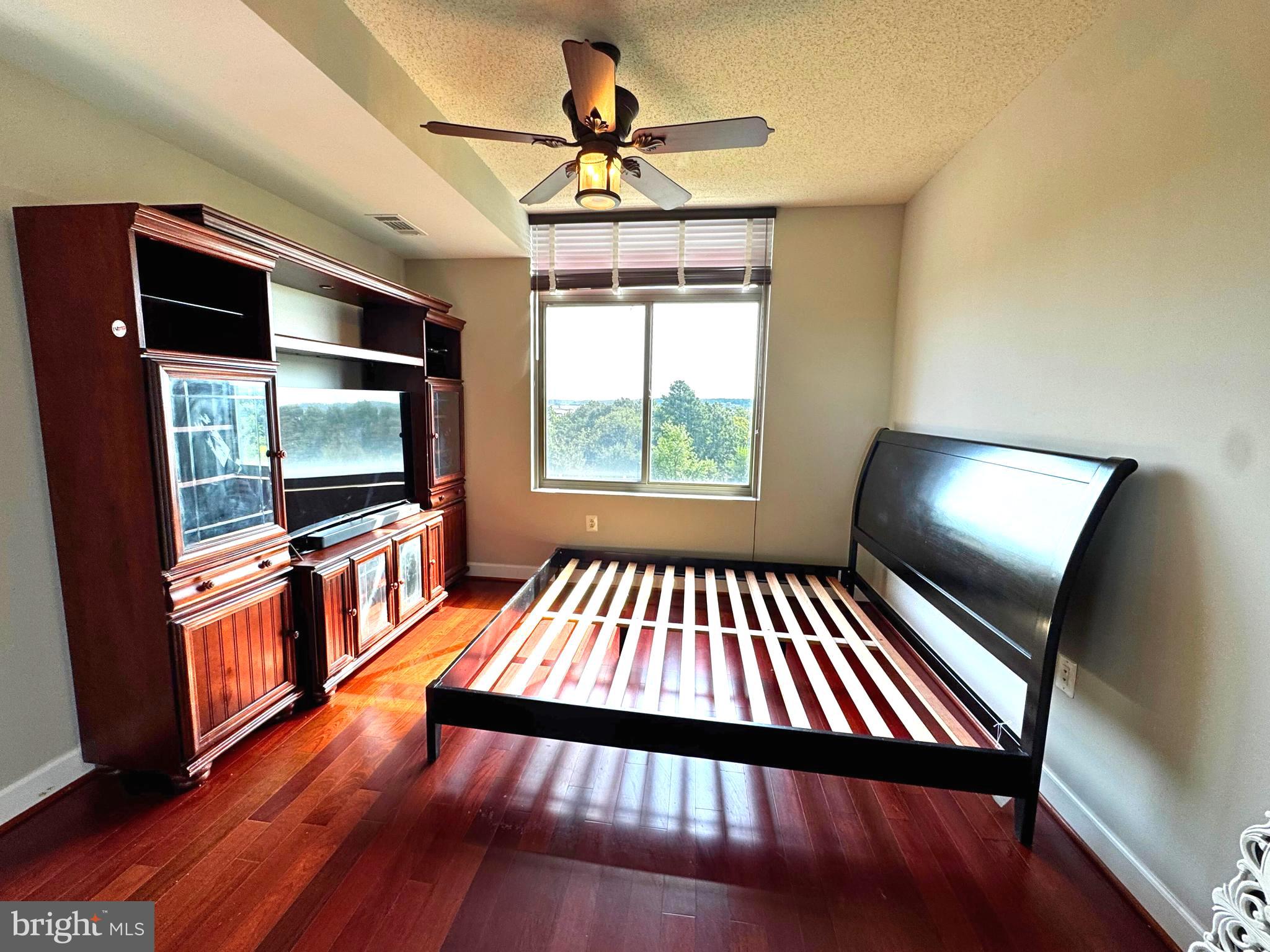 ECLIPSE ON CENTER PARK - Residential Lease