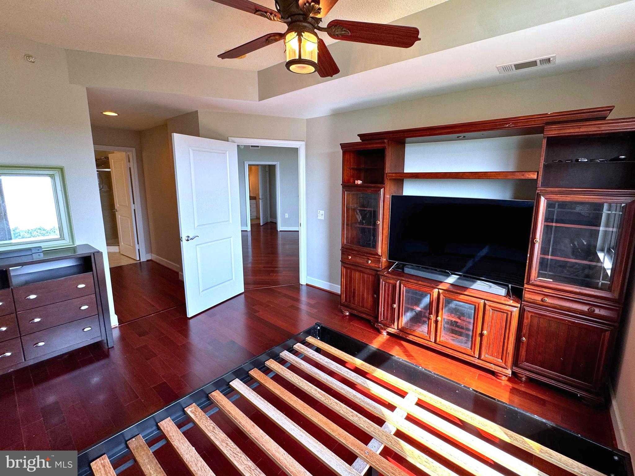 ECLIPSE ON CENTER PARK - Residential Lease