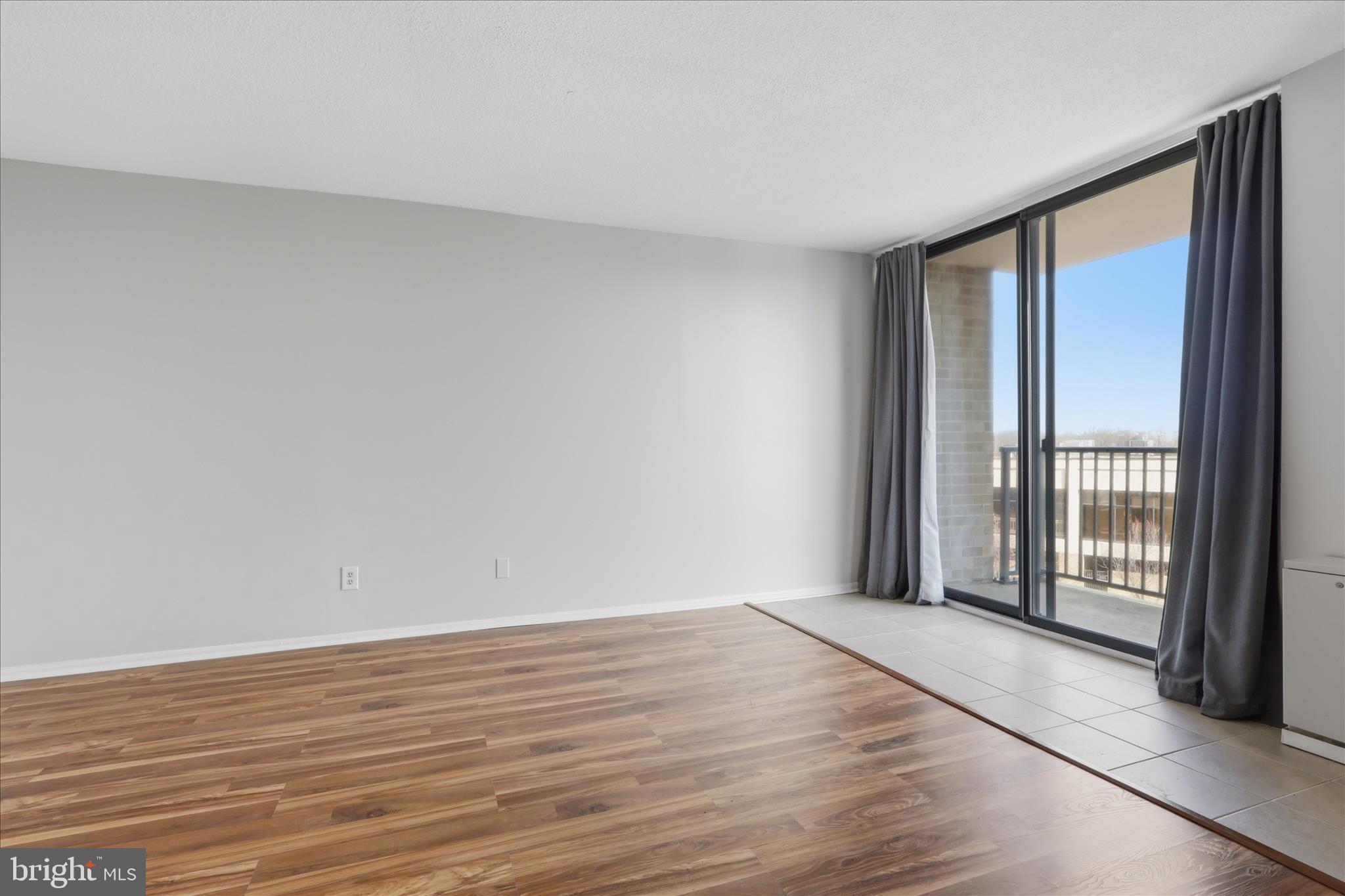 AMERICANA CENTRE - Residential