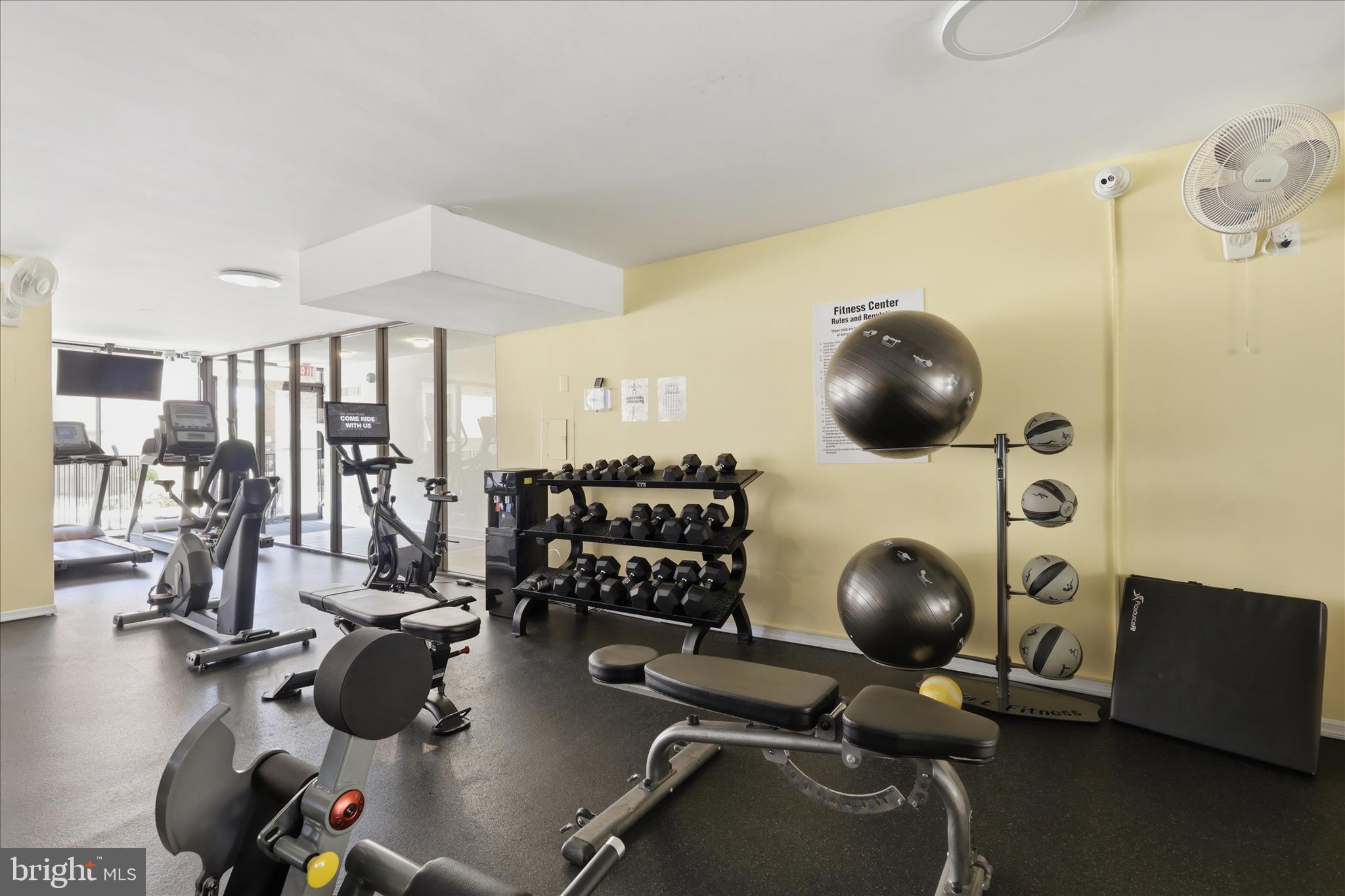 AMERICANA CENTRE - Residential