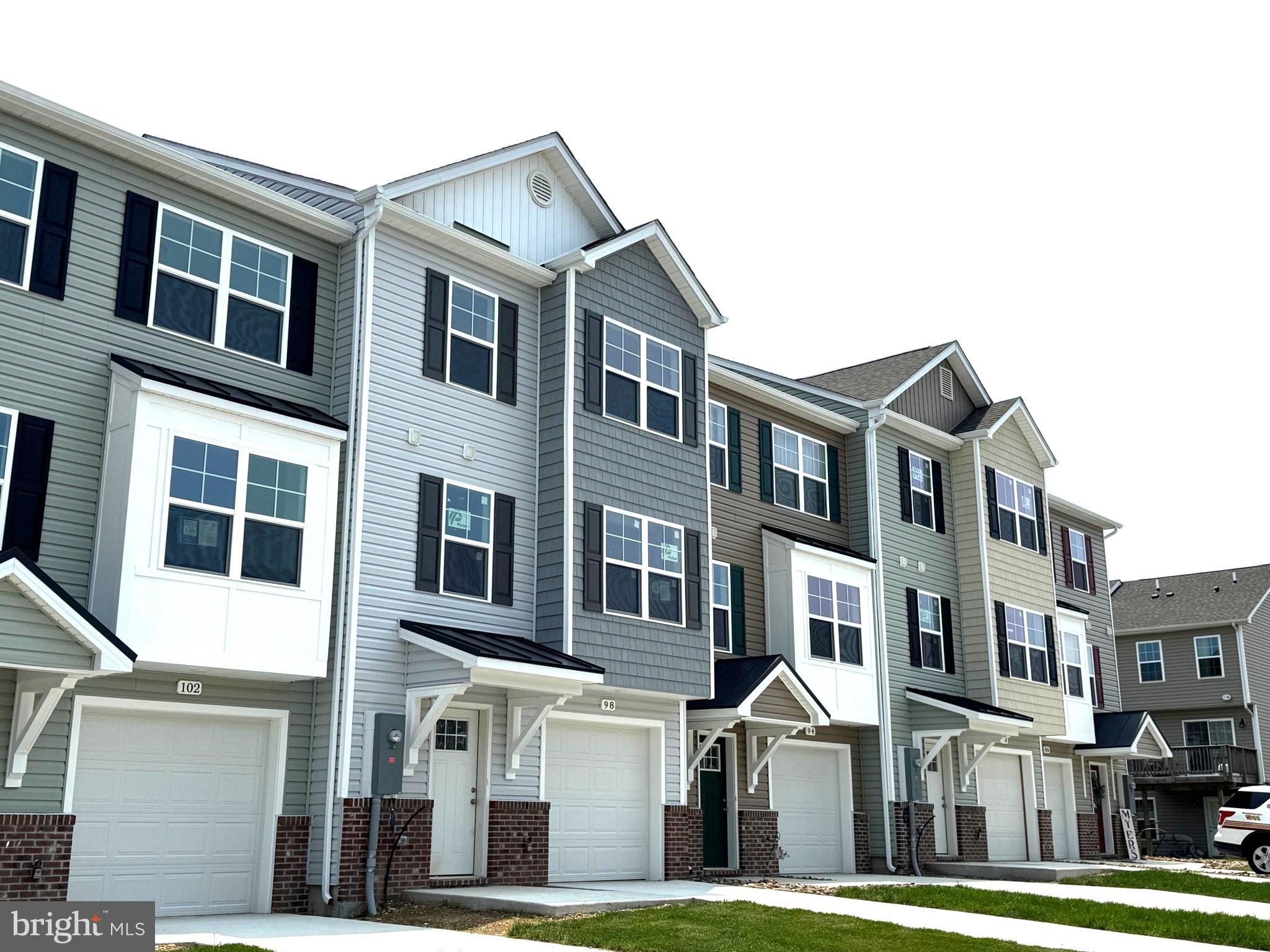 HERITAGE HILLS - Residential