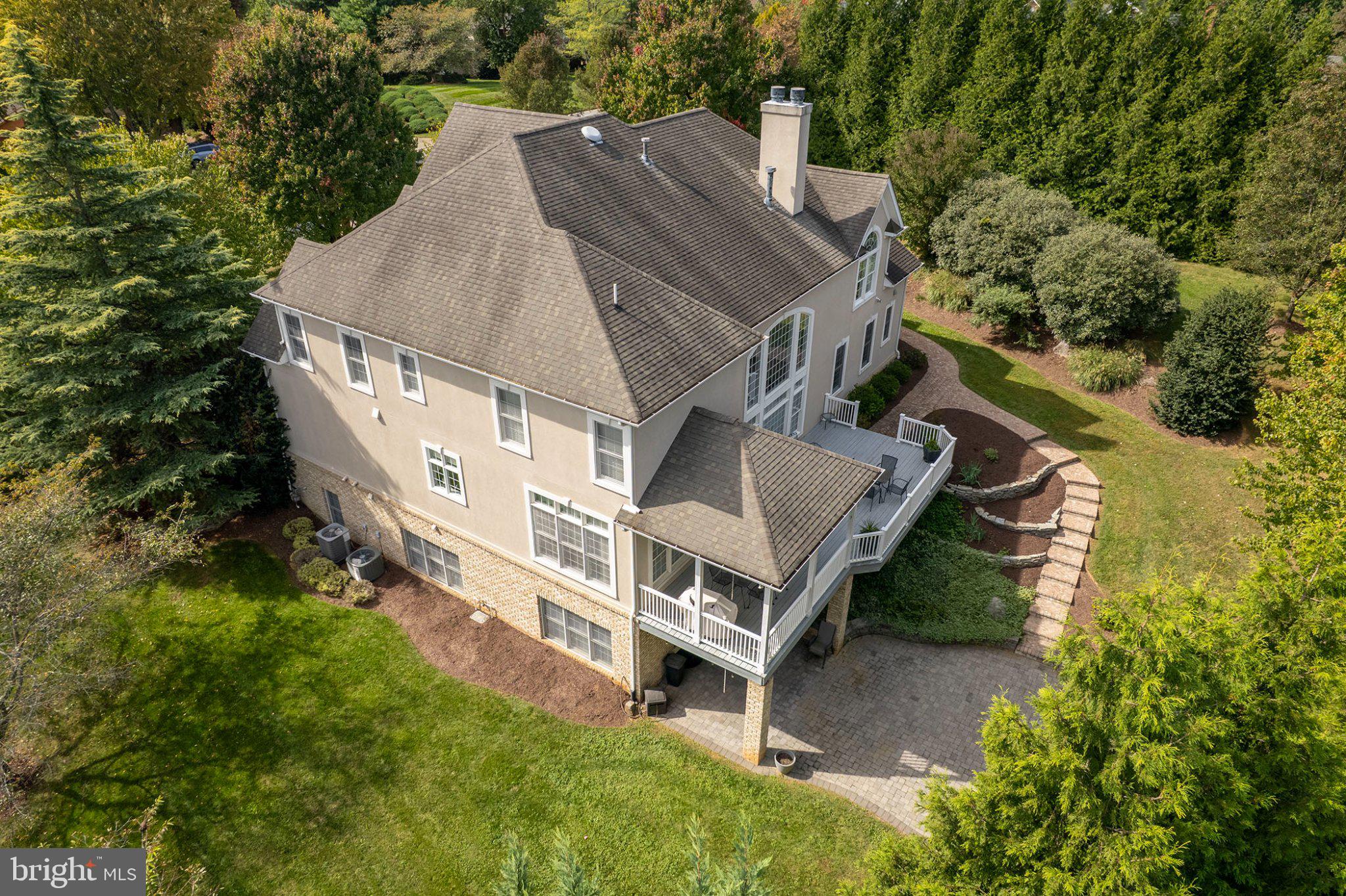 1010 BRECKINRIDGE LANE