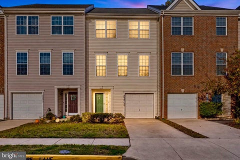 Photo of 20475 Blue Heron Terrace, STERLING, VA 20165 (MLS # VALO2139308)