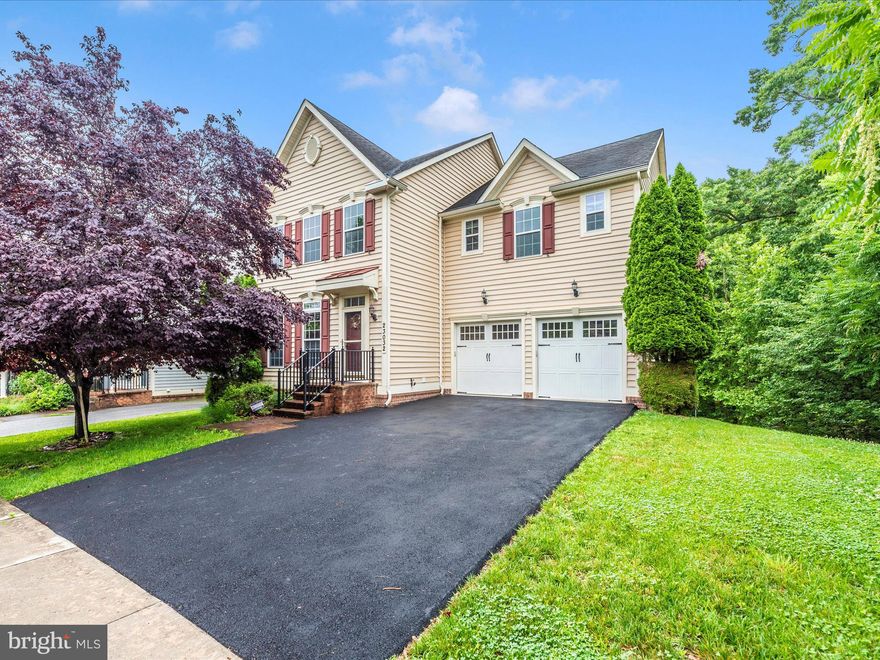 Open Saturday and Sunday ( 06/21, 06/22) !
1:00pm - 4:00pm
Three levels end unit single family house, 5 bedrooms, 3.5 Bath.  family room with gas fireplace, large kitchen with morning room looking into woods, with large island (new  range with oven, new refrigerator; separate dining room).
Renewed  driveway , two-car garage.
Master bedroom has a sitting room with view of woods; 2 walk closets(Hers and His}.
Walk-out basement with a bar and recreational area, a guest/study room, a separate storage room. 5 - 10 minutes walk to community shopping center, around 20 -minute drive to high way. Nice and quiet neighborhood, with recreational parks, hiking trails, club houses, BBQ/picnic areas, swimming pools, tennis & basketball courts, etc.