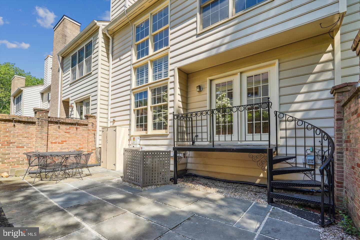 TIMBERLAWN - Residential Lease