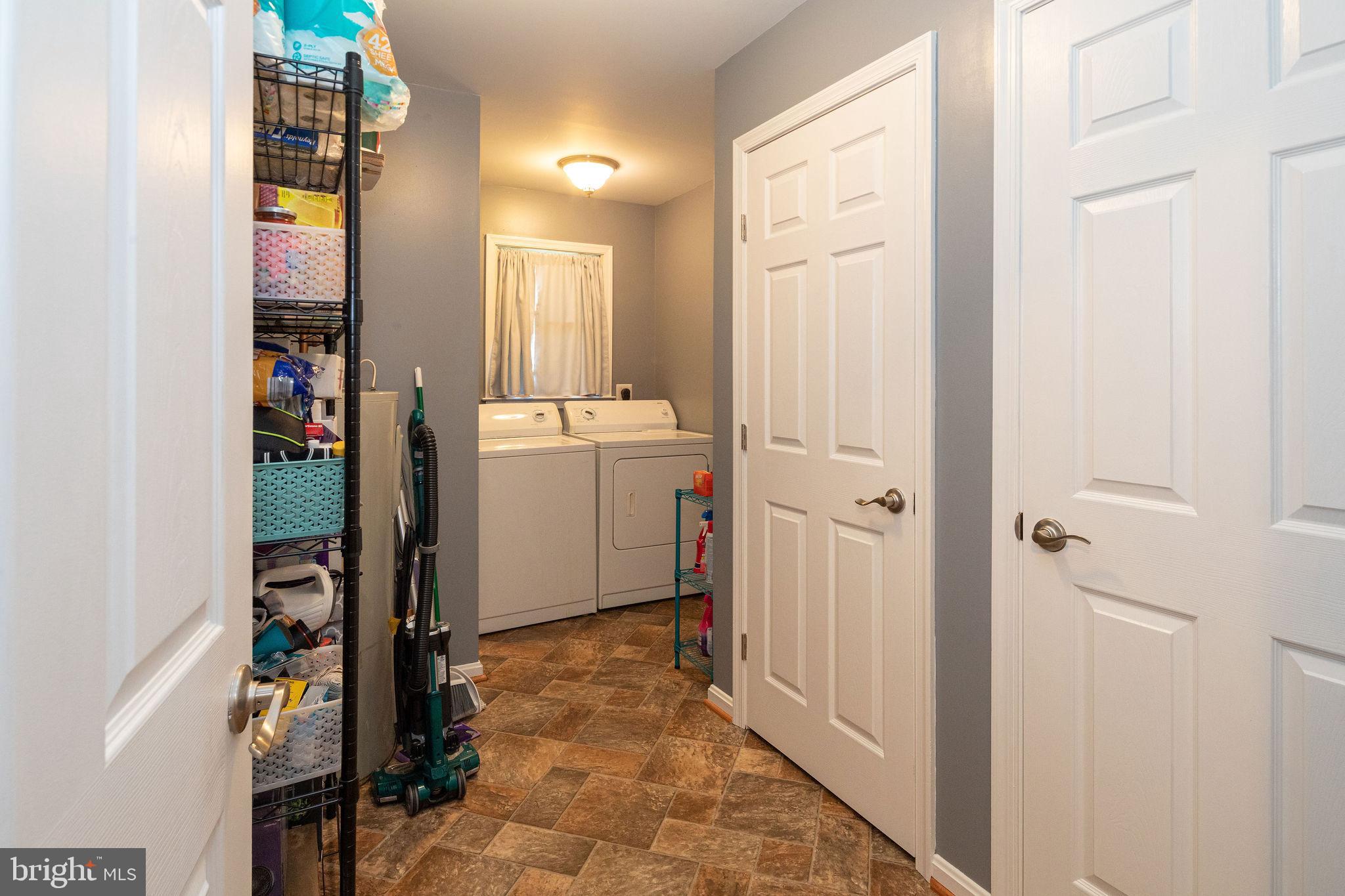 TWIN PONDS - Residential