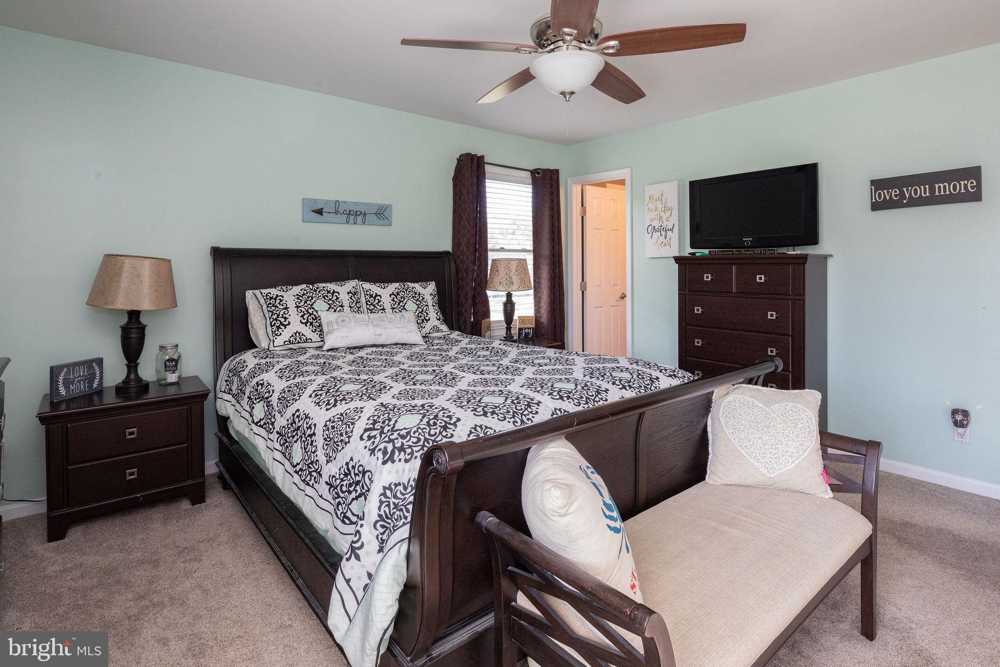 TWIN PONDS - Residential